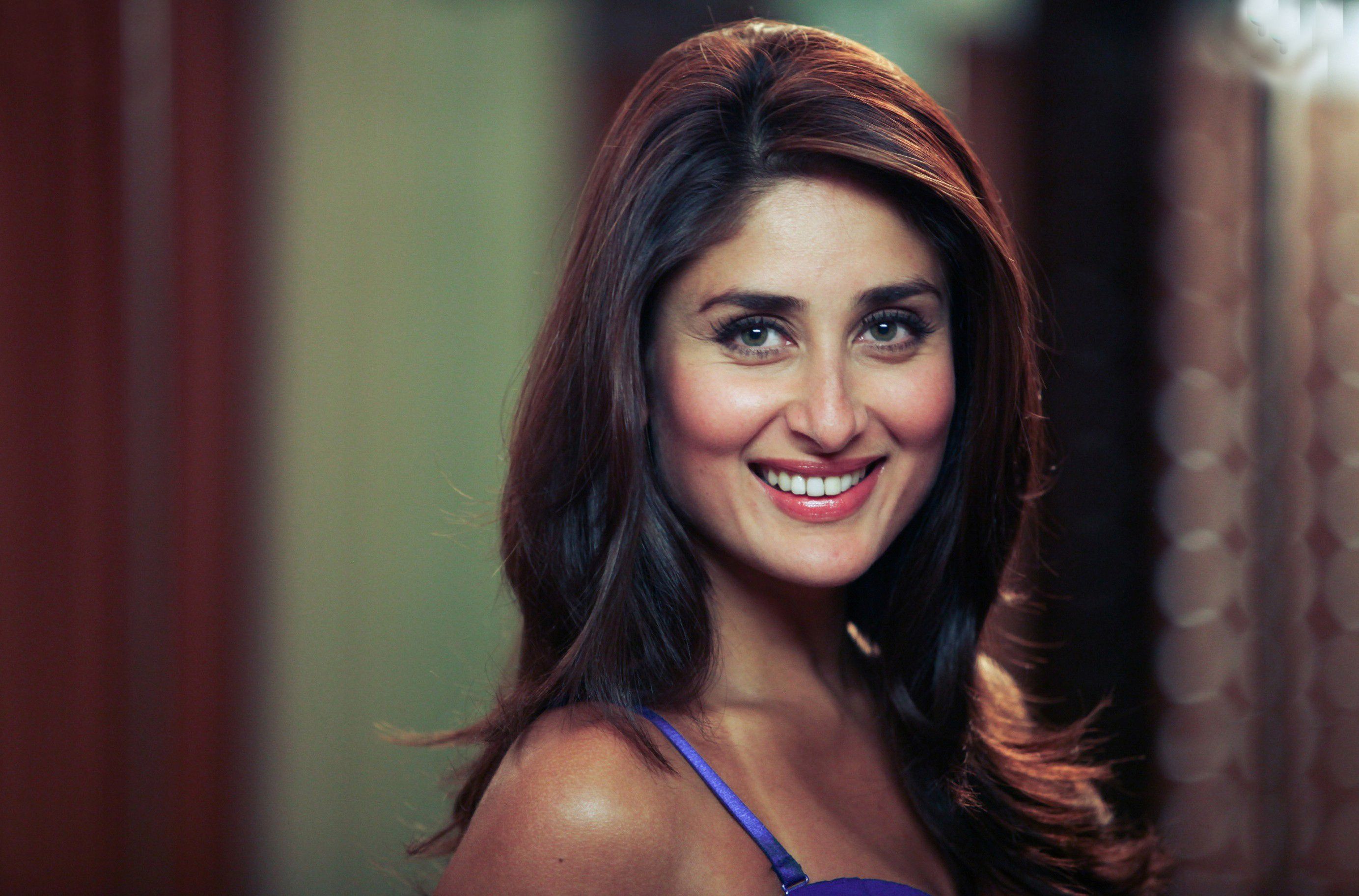 Kareena Kapoor Closeup Smile Wallpaper, HD Indian Celebrities 4K Wallpaper, Image, Photo and Background