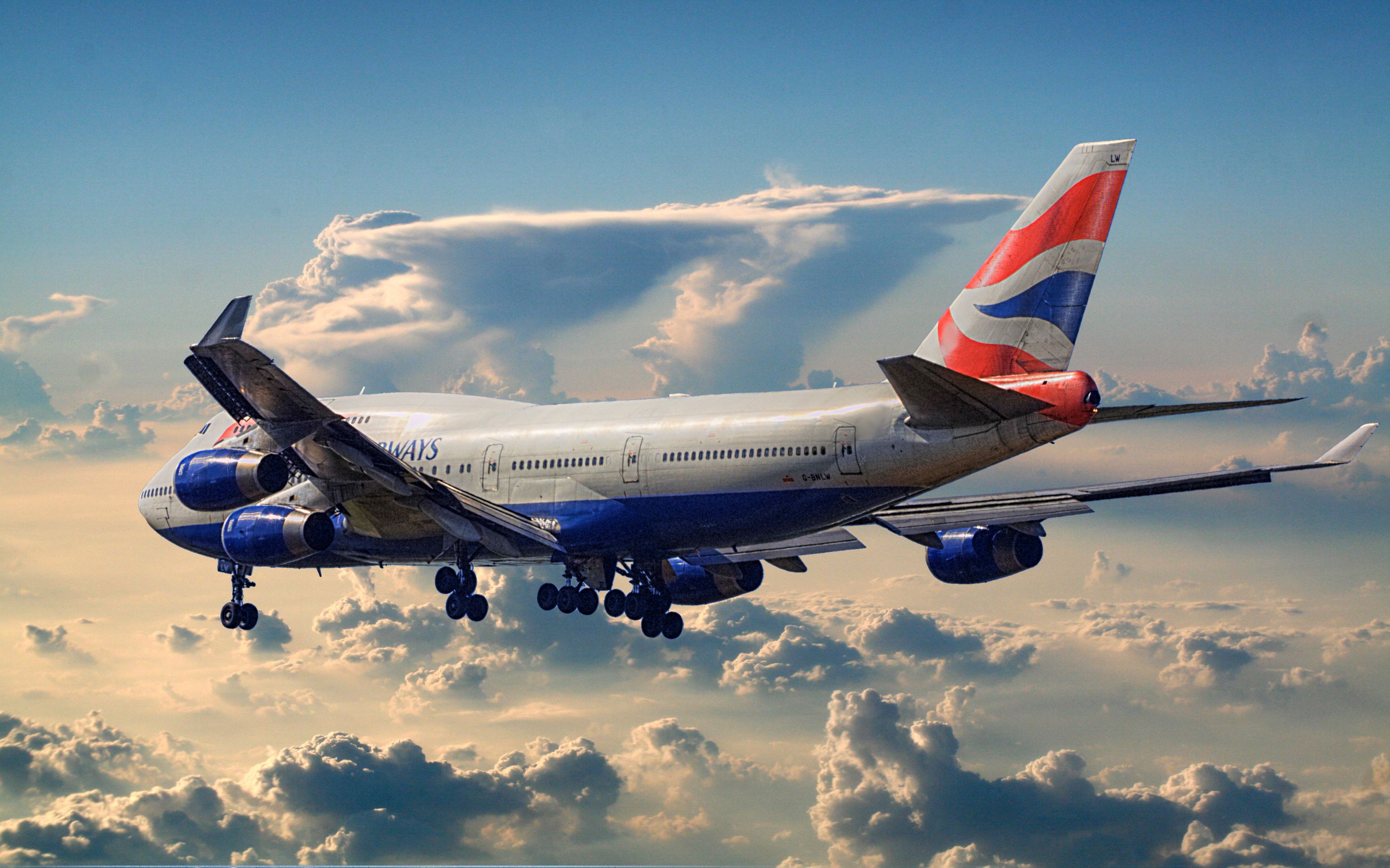 British Airways Boeing 747 400 Leaving