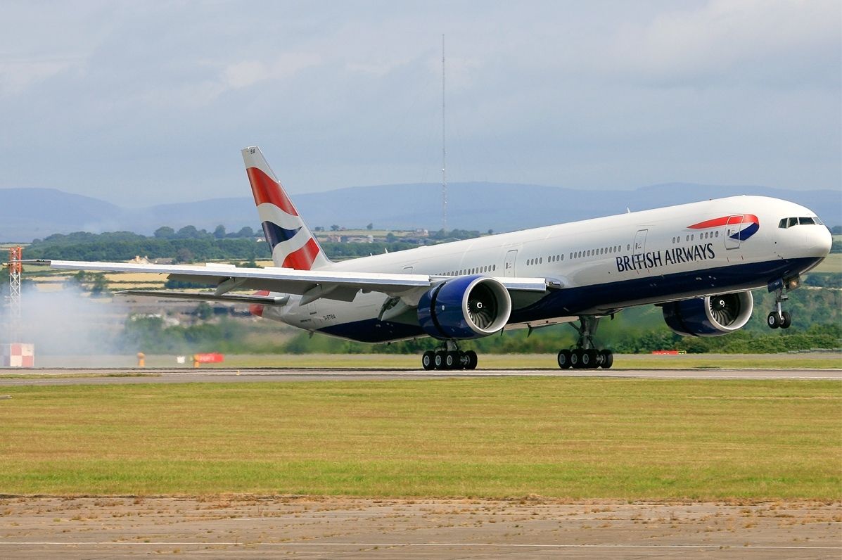 Boeing 777 300ER Of British Airways Landing Aircraft Wallpaper