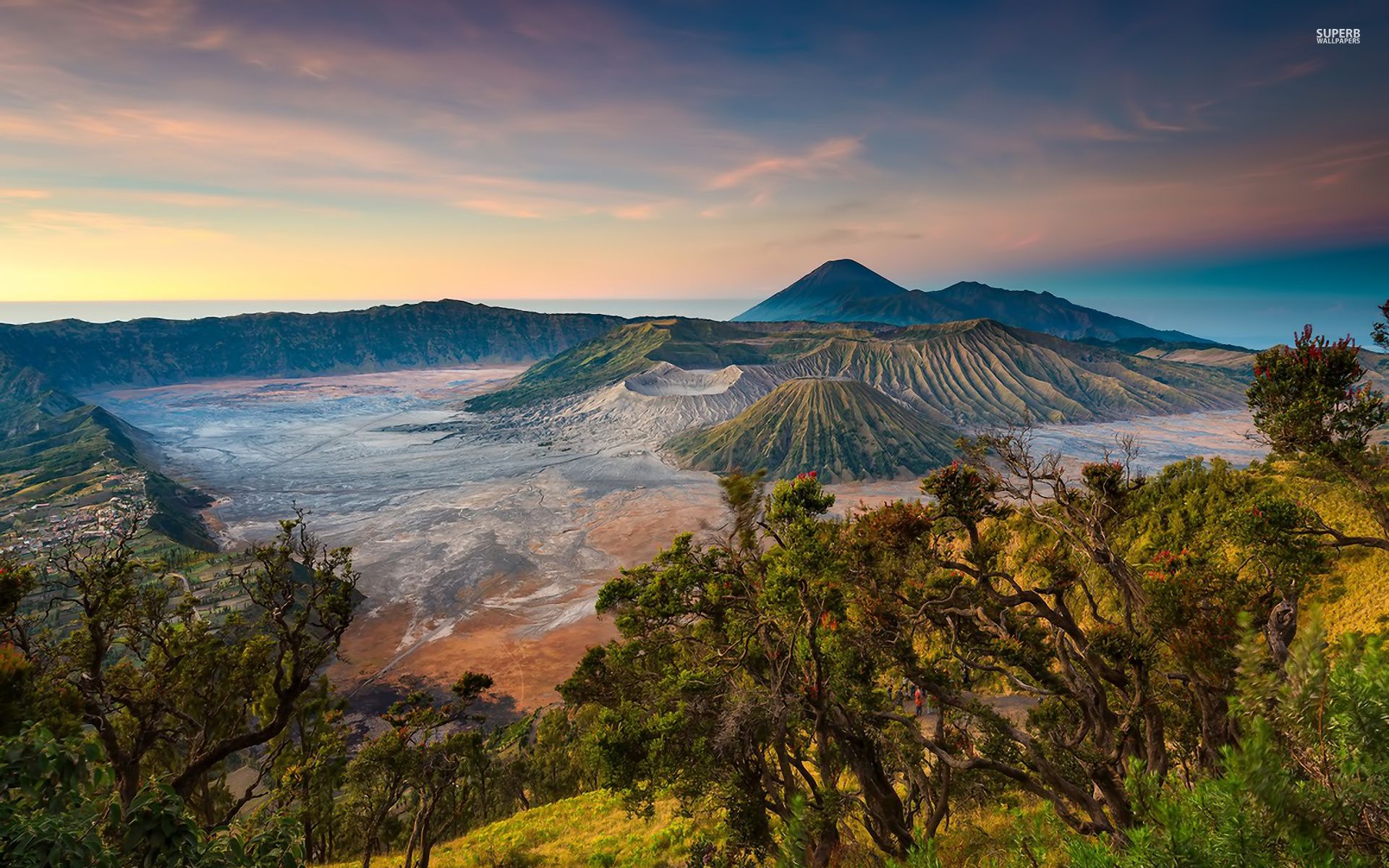 Mount Bromo Indonesia Asia desktop PC and Mac wallpaper