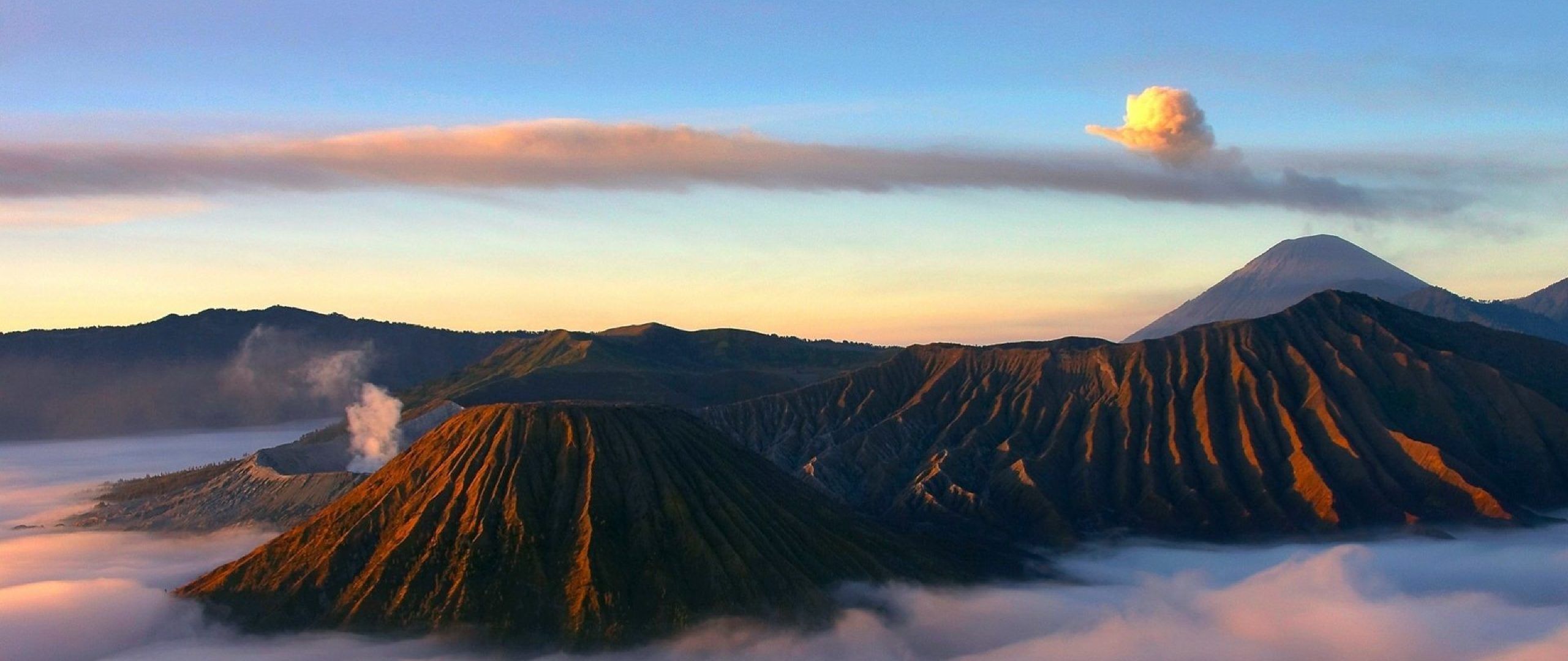 Mount Bromo Cloudy Volcano 2560x1080 Resolution