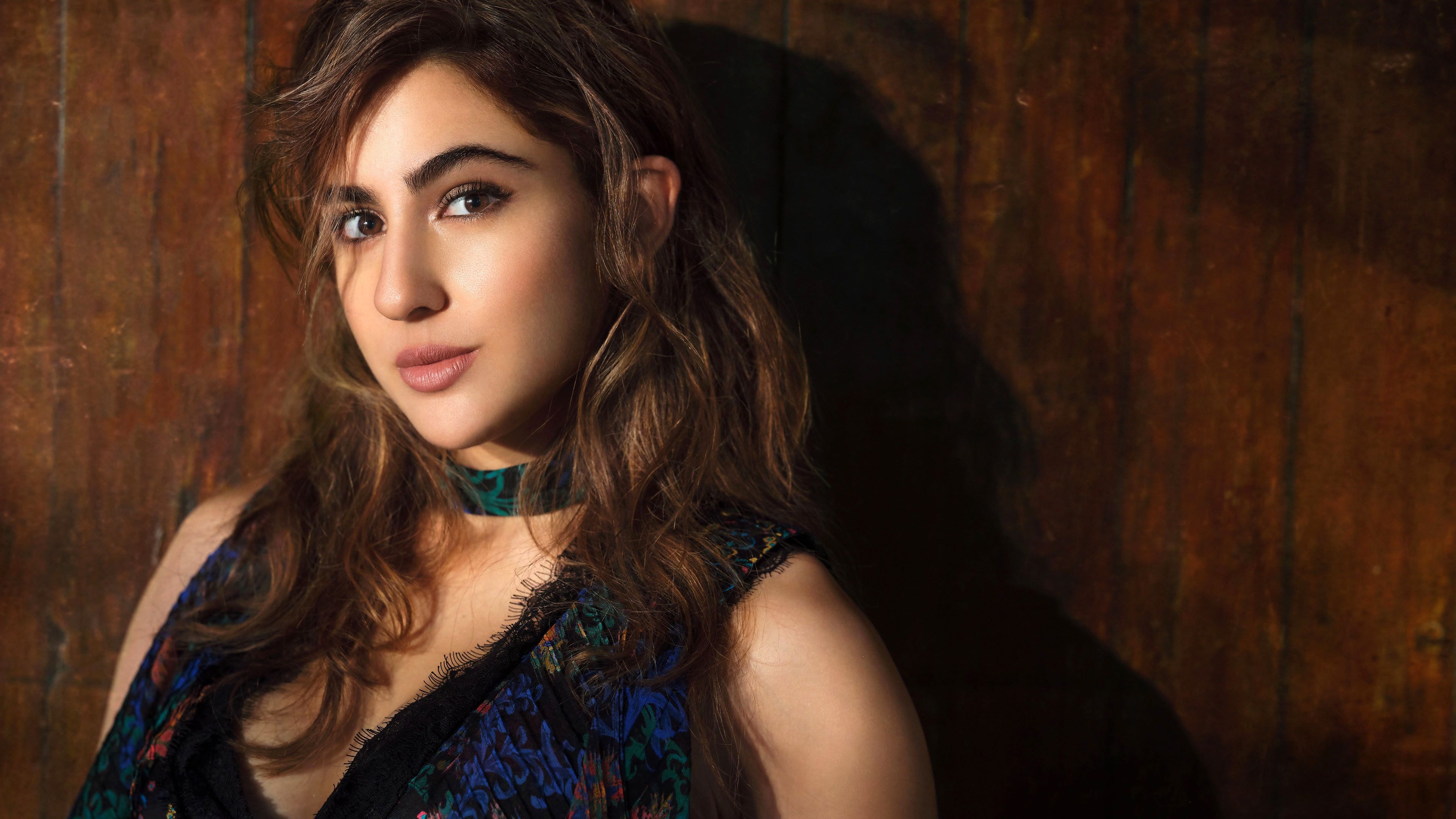 Sara Ali Khan HD Wallpaper & Background