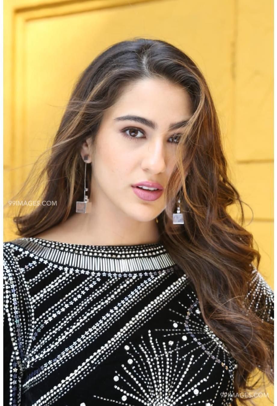 Sara Ali Khan Beautiful HD Photohoot Stills & Mobile