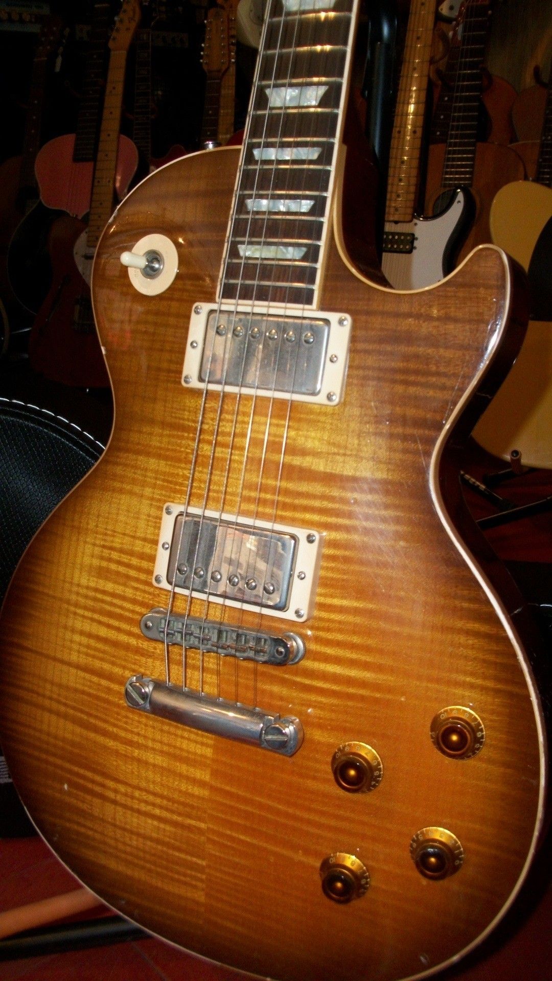 Gibson Guitar Wallpaper HD image