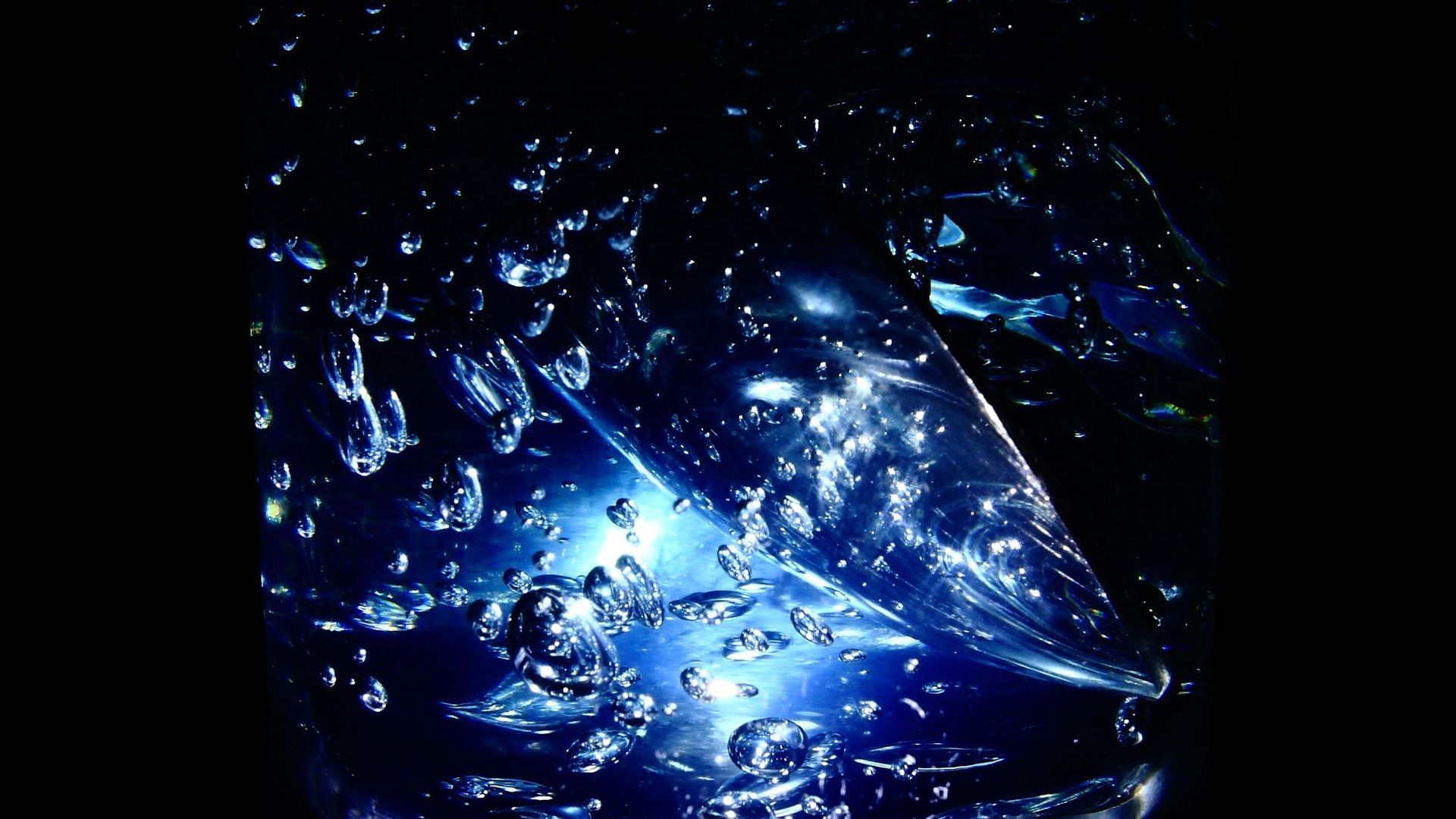 Abstract Blue Black Water Drops Wallpaper