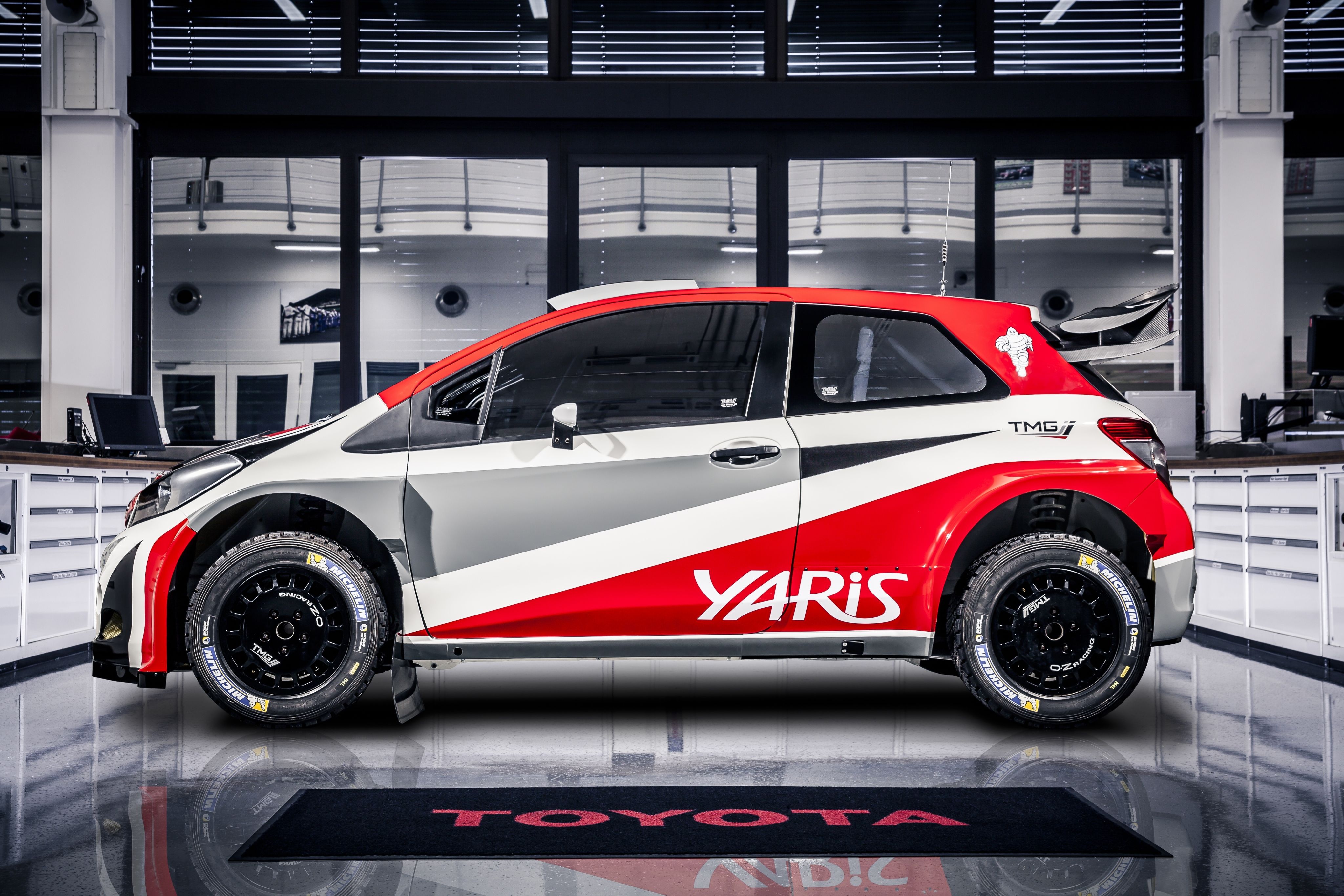 Toyota Yaris HD Wallpaper and Background Image