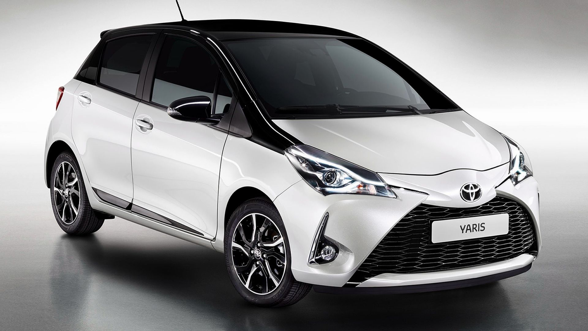 Toyota Yaris 5 Door And HD Image