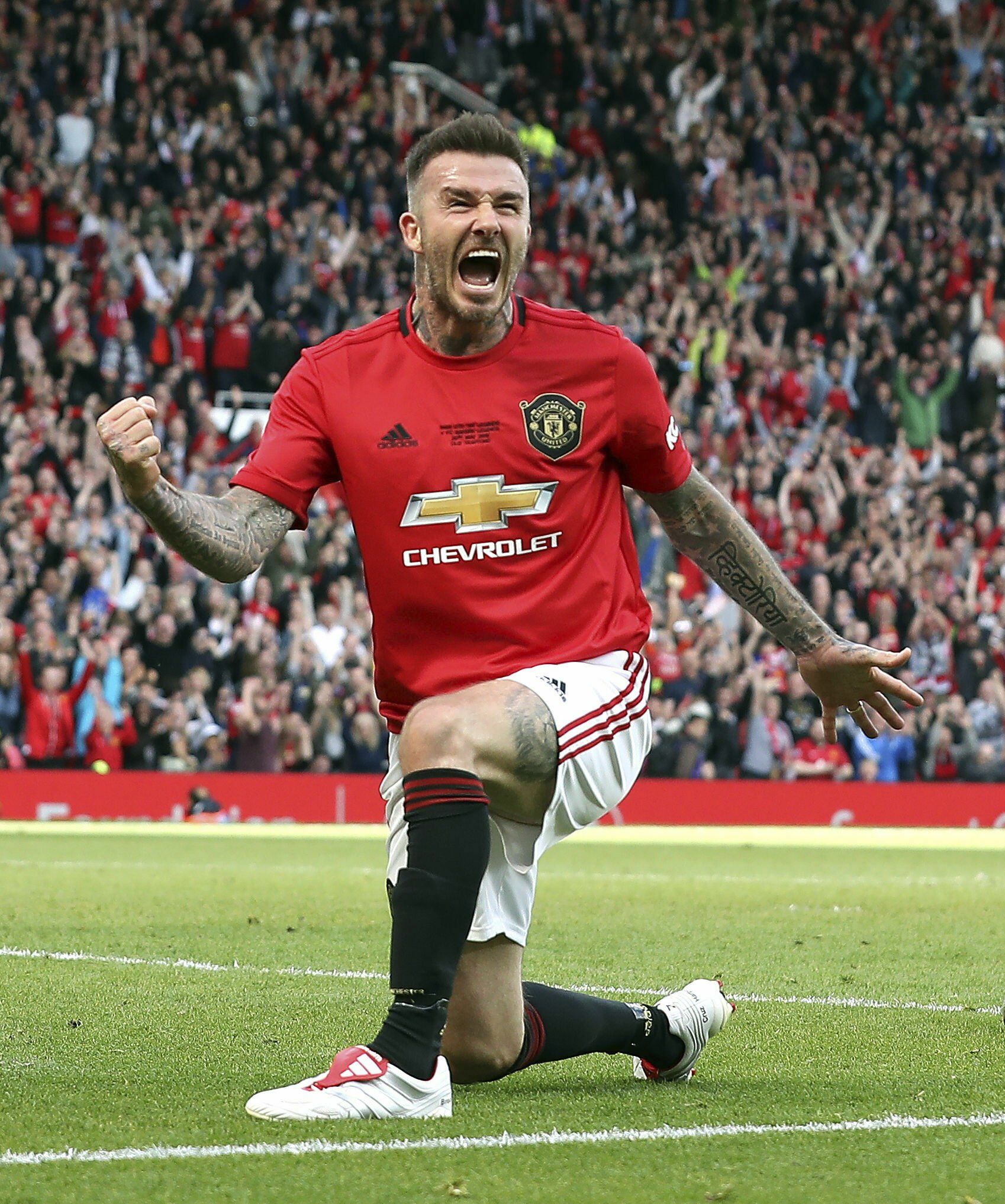 Beckham scores as United faces Bayern 20 years after CL win