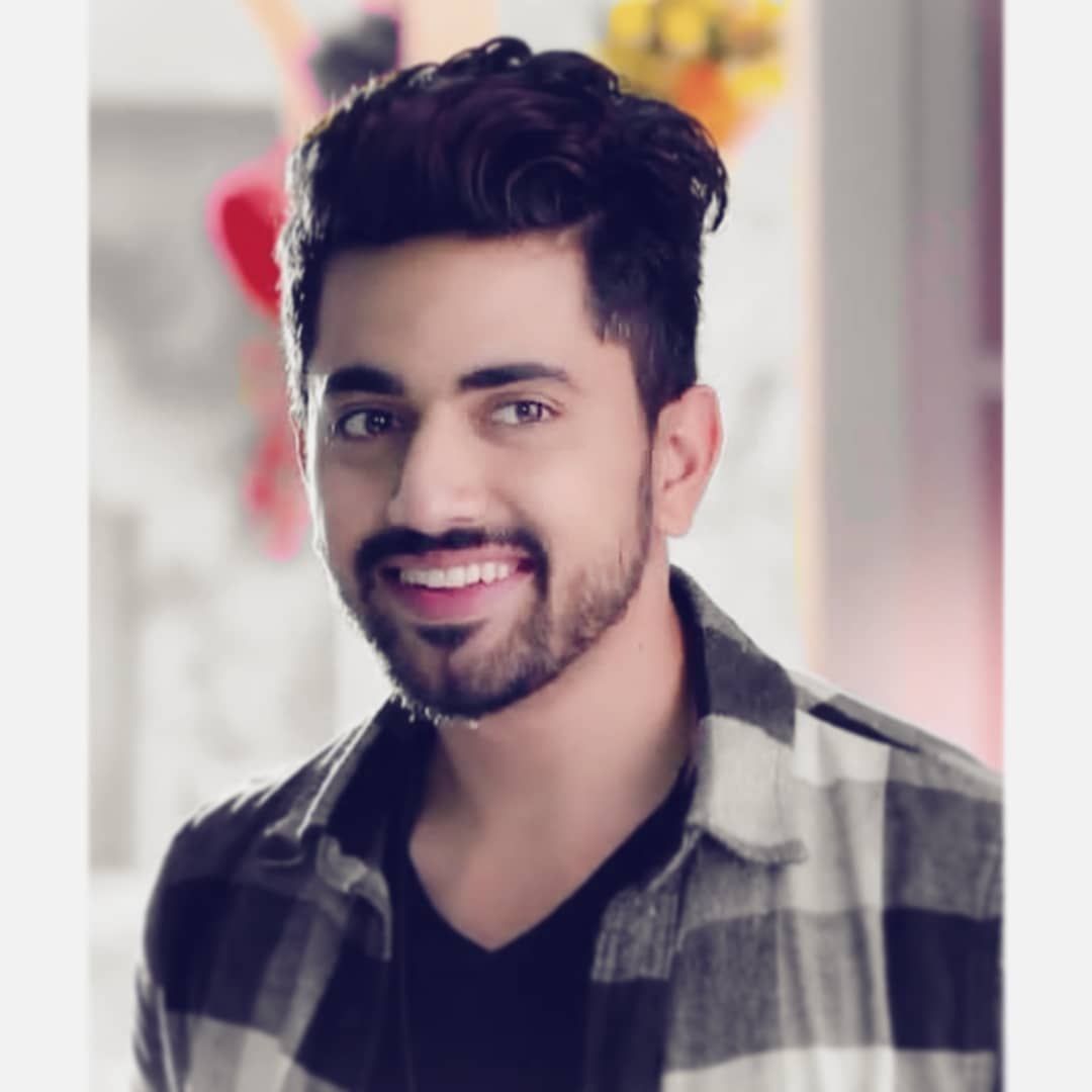 Too Hot To Handle! Zain Imam slays the look in formals, Check out his hot  pictures