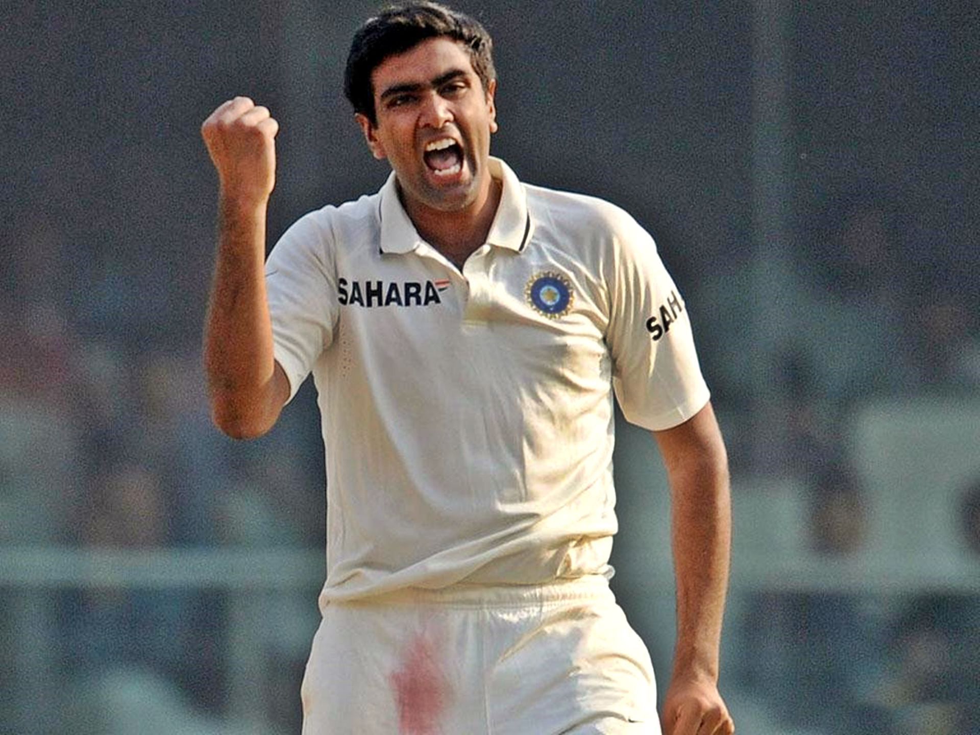 Ravichandran Ashwin Indian Cricketer Bowler HD Wallpaper