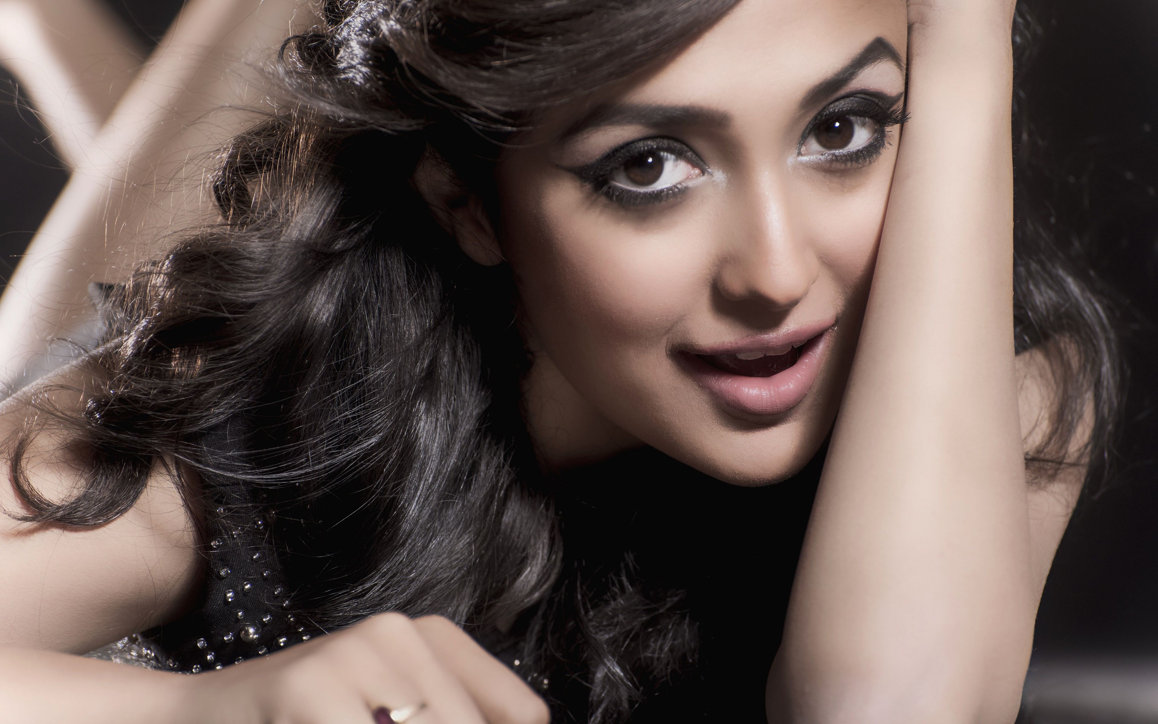 Download wallpaper Monali Thakur, 4k, Bollywood, beauty, indian