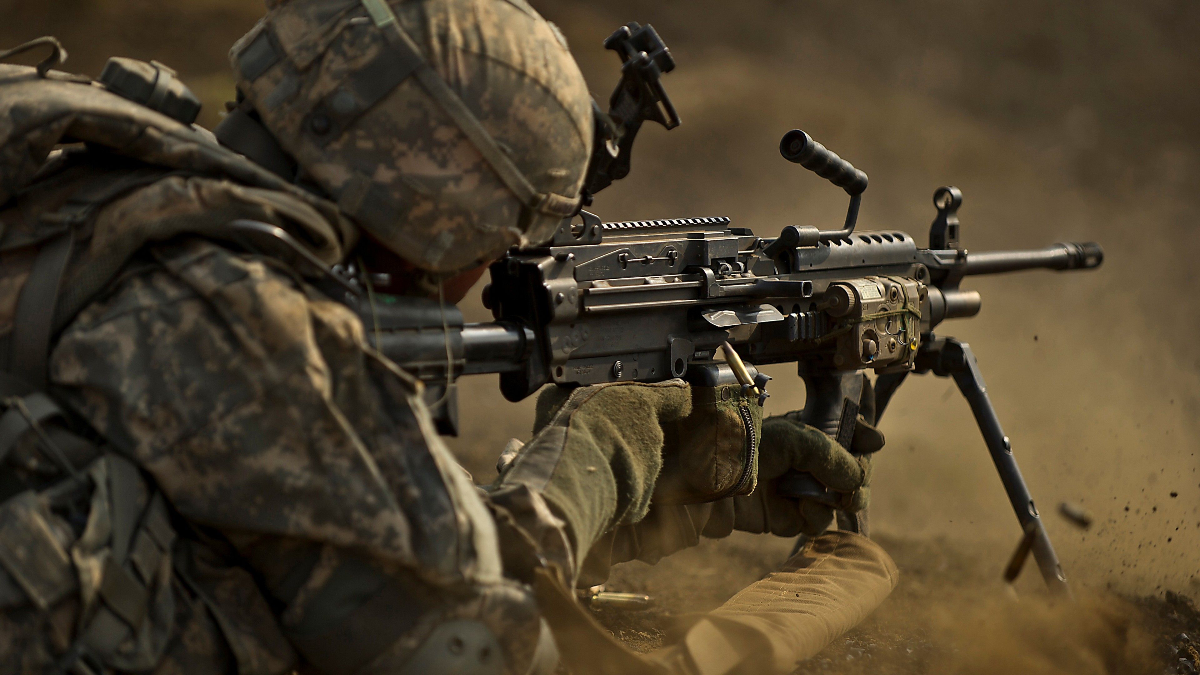 Army Soldier Attack With Machine Gun Wallpaper