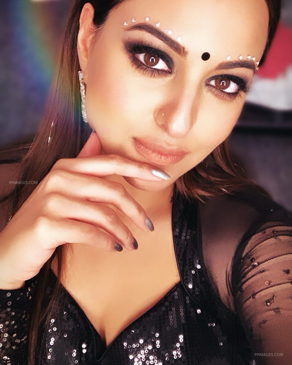 Sonakshi Sinha Beautiful HD Photo & Mobile Wallpaper HD