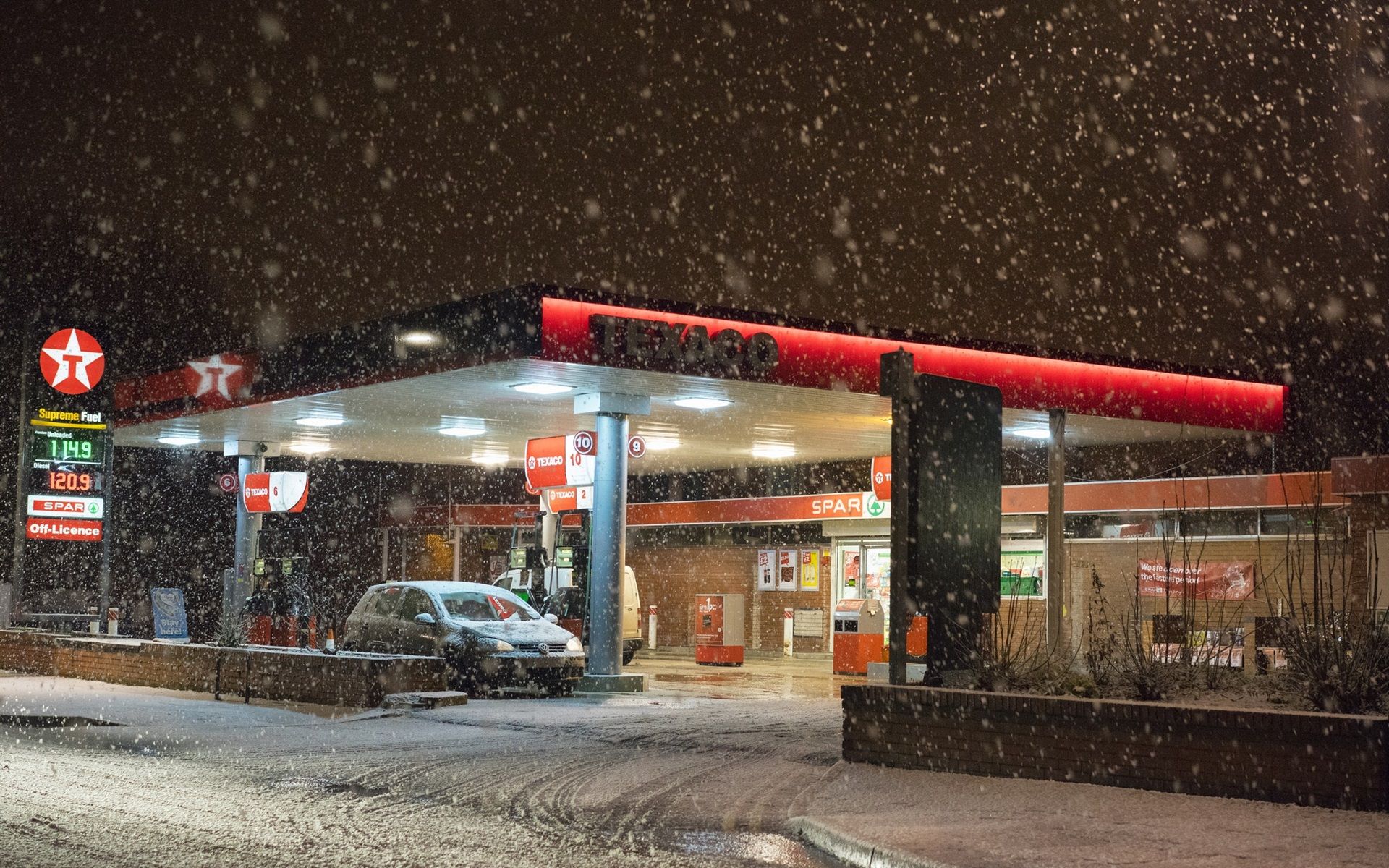 Wallpaper Texaco gas station, winter, snowy, night, lights