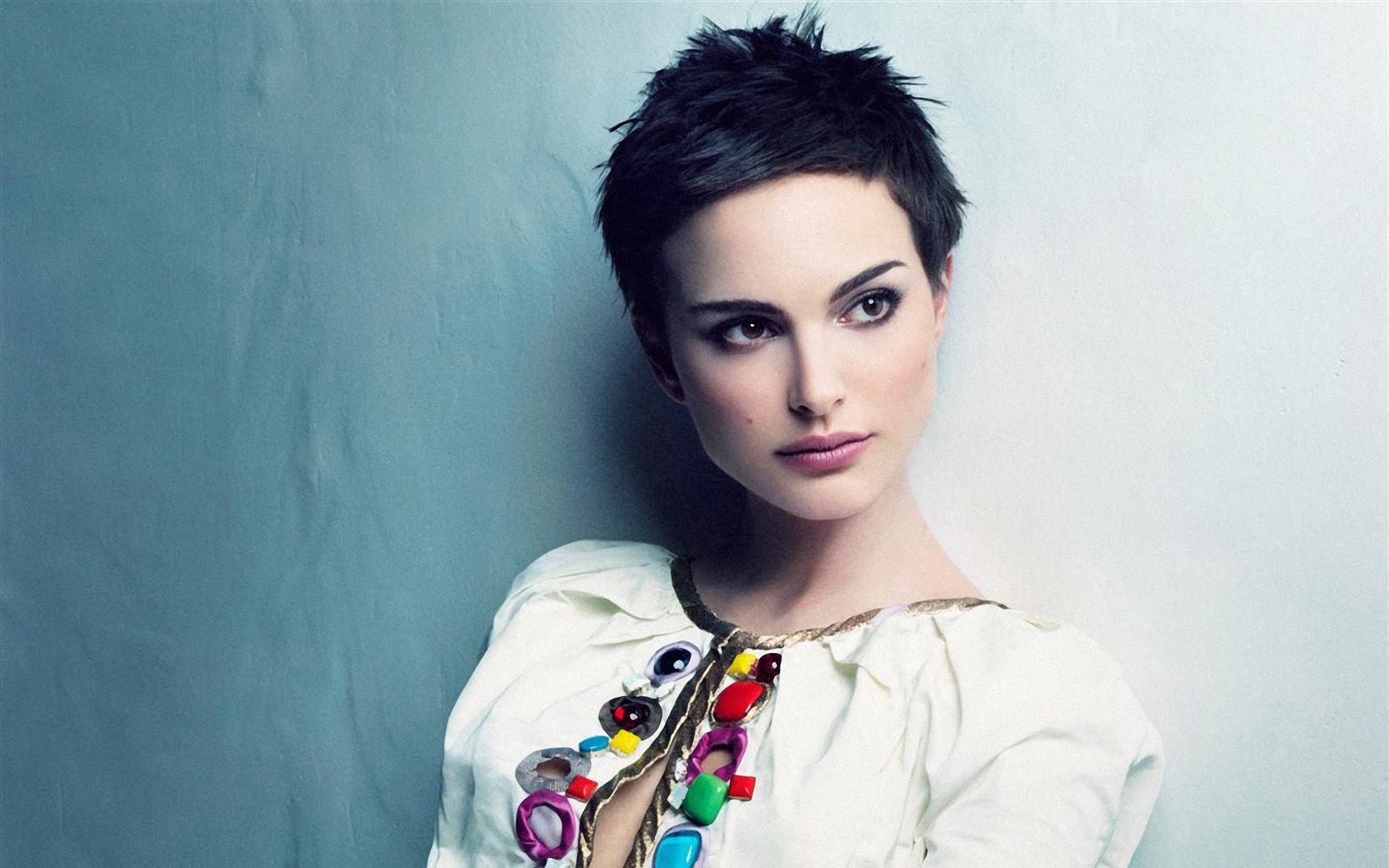 Easy Short Hairstyles for Women To Appear As Diva