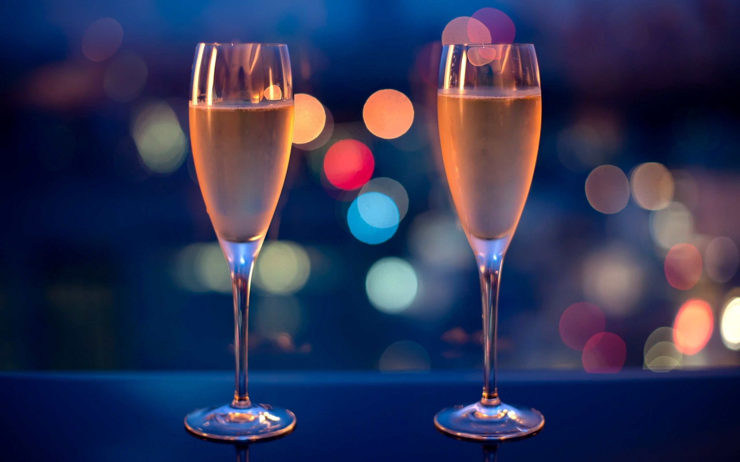 Wallpaper Wine glasses, drinks, glare, night 2560x1600 HD Picture