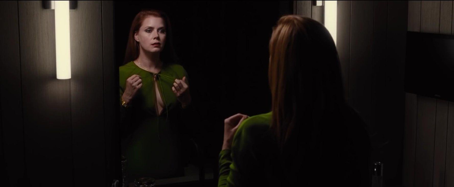 Film Review: NOCTURNAL ANIMALS. Starring: Amy Adams, Jake