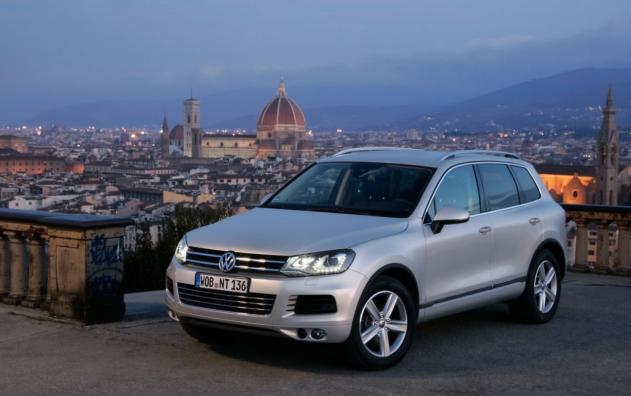 New VW Touareg VR6 Front Side wallpaper. New VW Touareg VR6