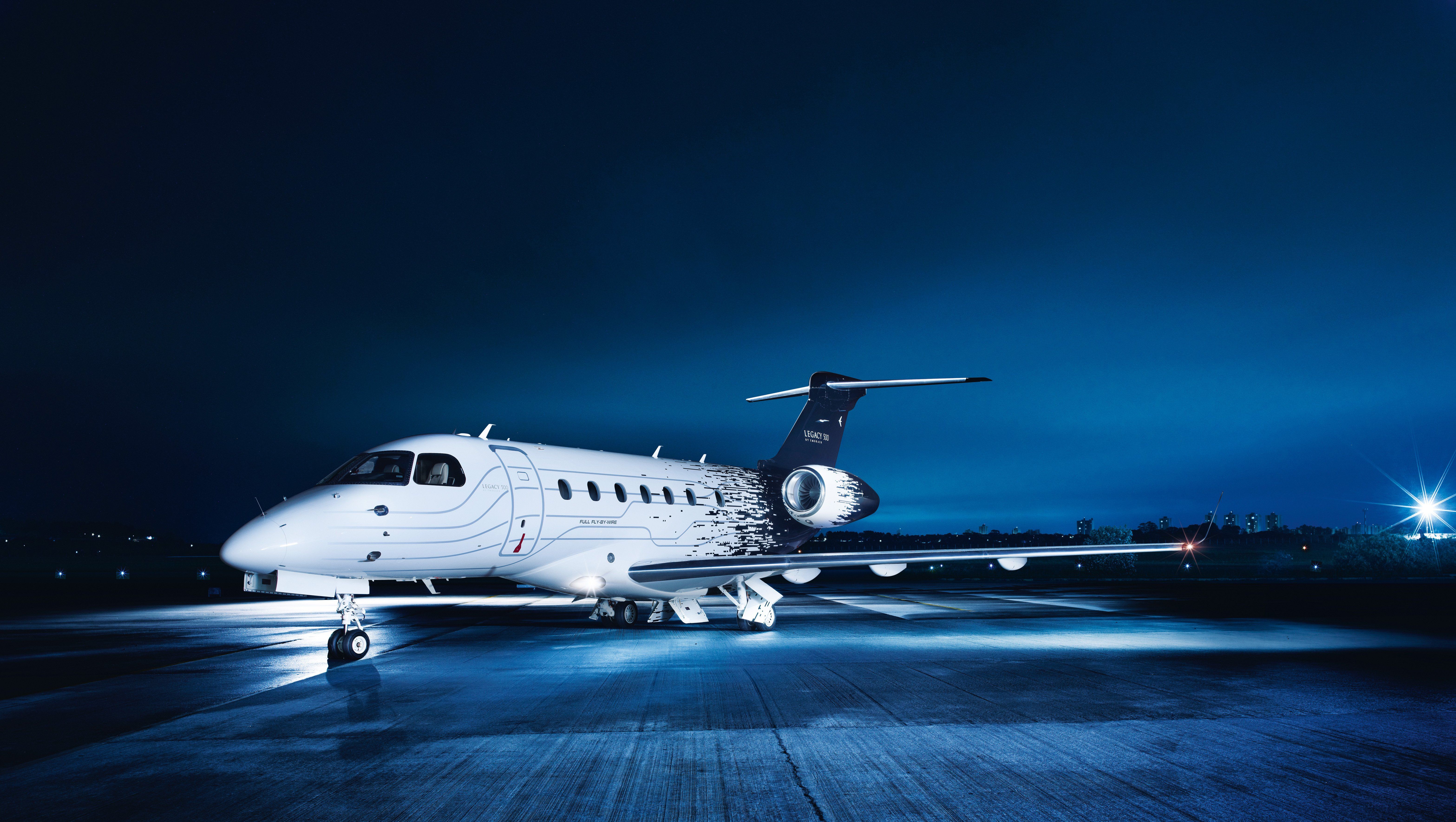 Embraer Phenom 300 - Private Jet - Global Jet