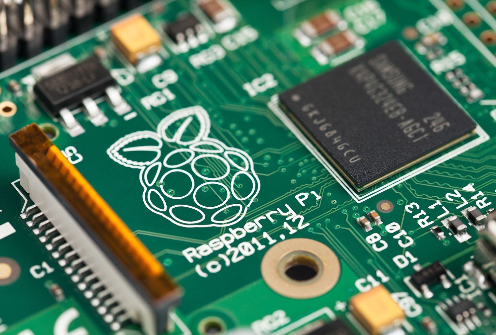 Raspbian For Raspberry Pi Gets a Visual Upgrade Via 'PIXEL'