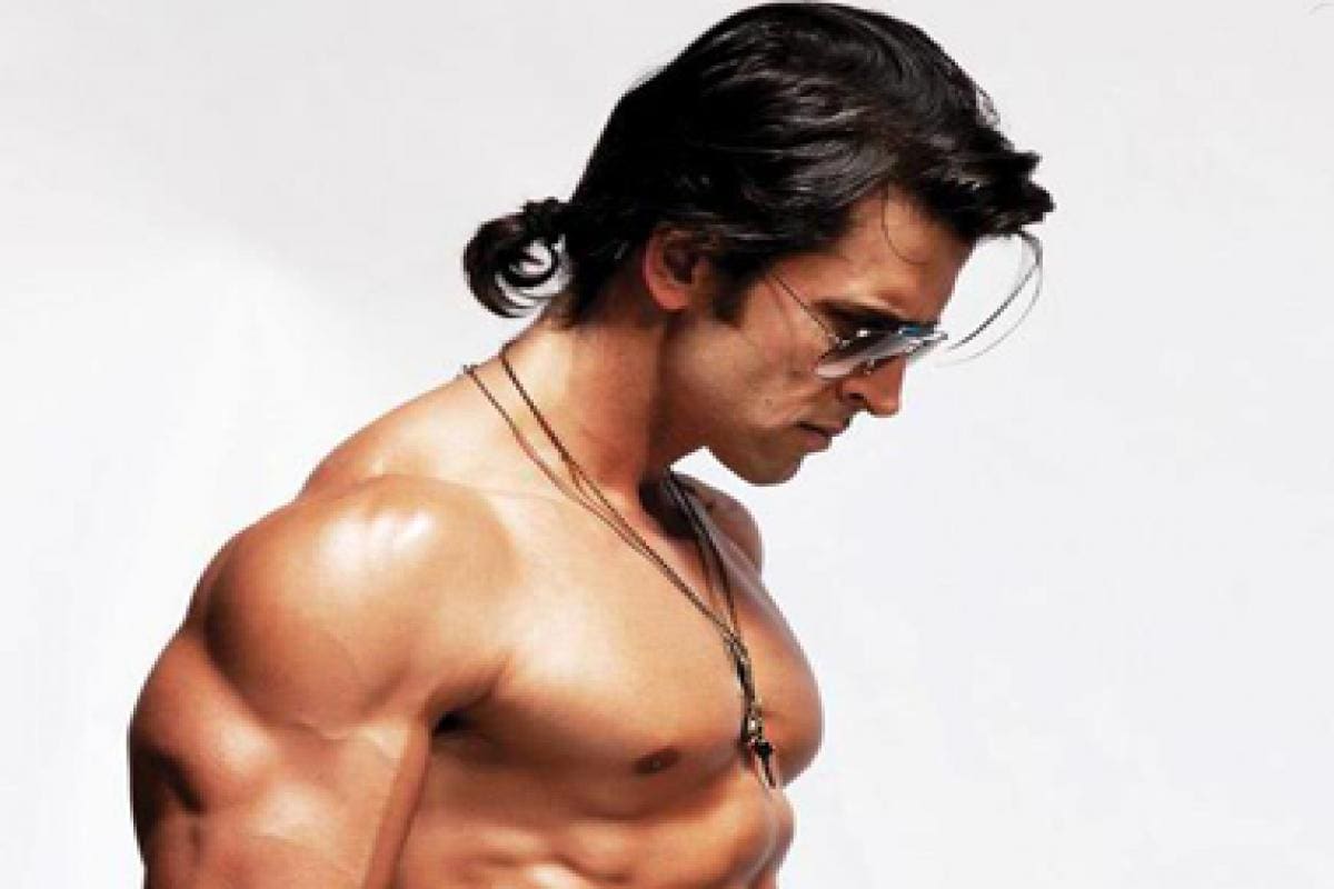 BangBangDare: Watch Ranveer, Farhan, SRK accept Hrithik's