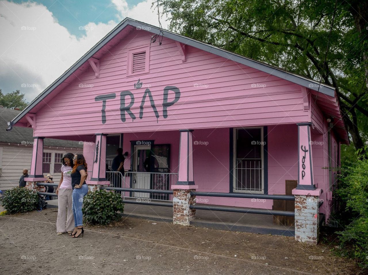 Chainz Pink Trap House On Howell Mill In Atlanta