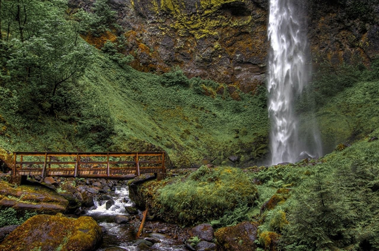 Columbia River Gorge  Best Places to Visit in Oregon