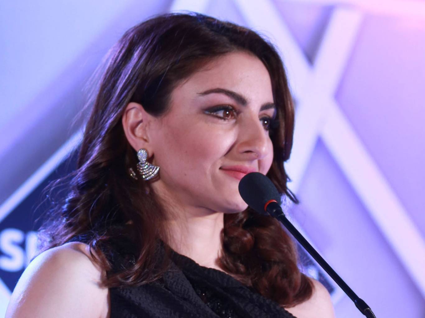 Soha Ali Khan HD Wallpaper. Latest Soha Ali Khan Wallpaper HD