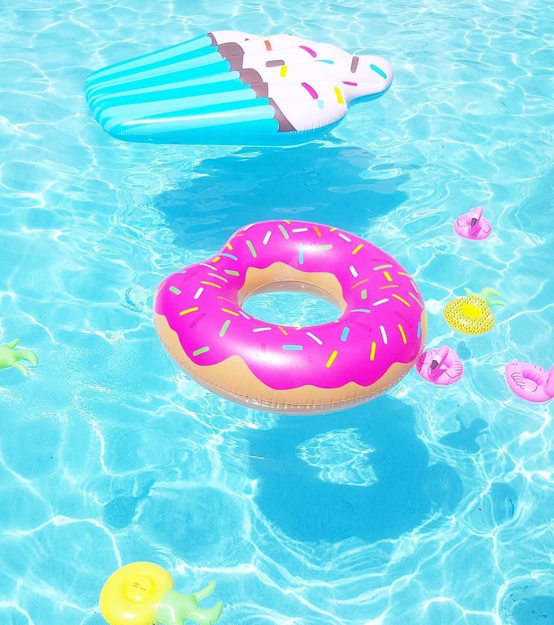 Pool Party Wallpapers 