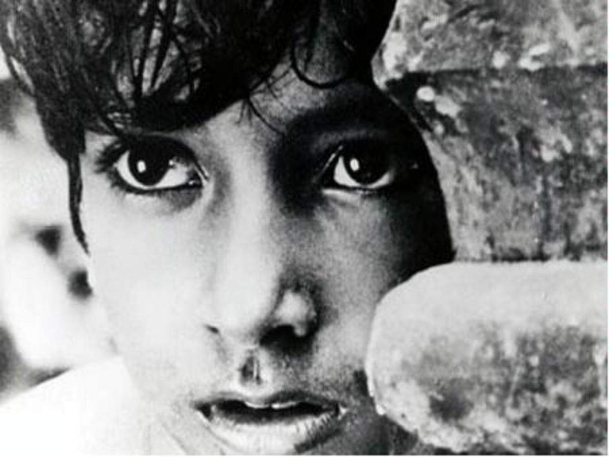 Satyajit Ray's 'Pather Panchali' goes missing from Paris. Bengali