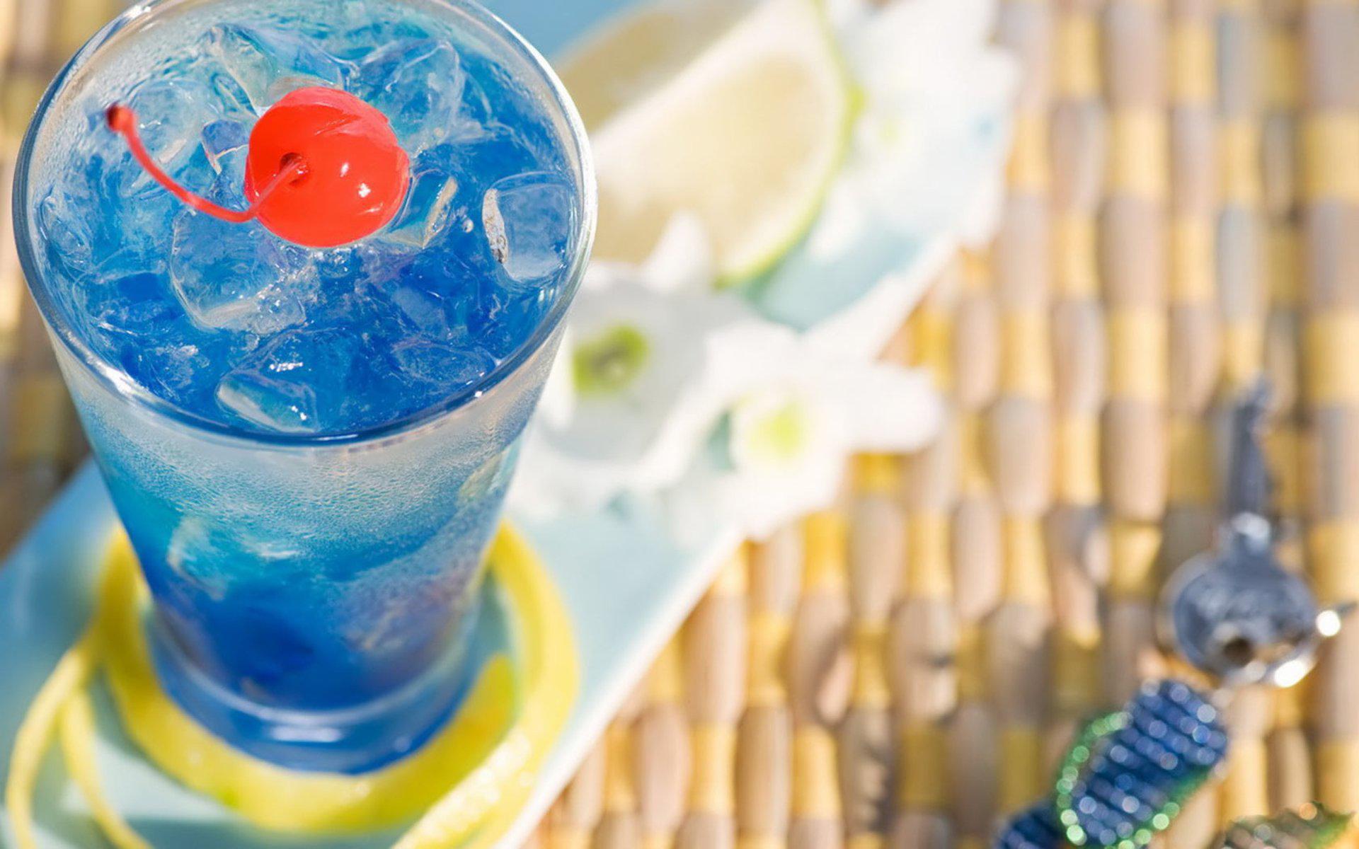 Summer cocktail. C:29488165.4 KB, v.9.5