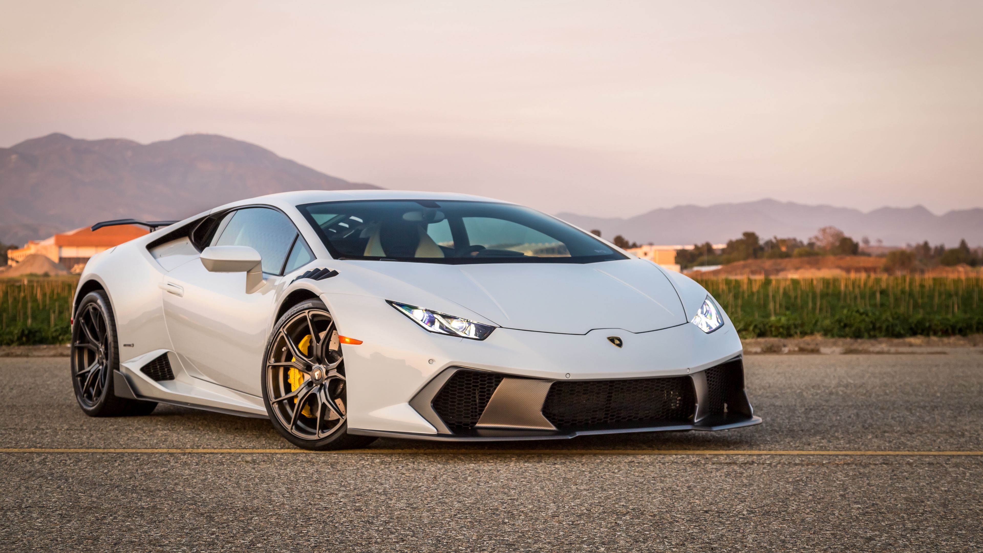 Download wallpaper 3840x2160 lamborghini, huracan, side view 4k