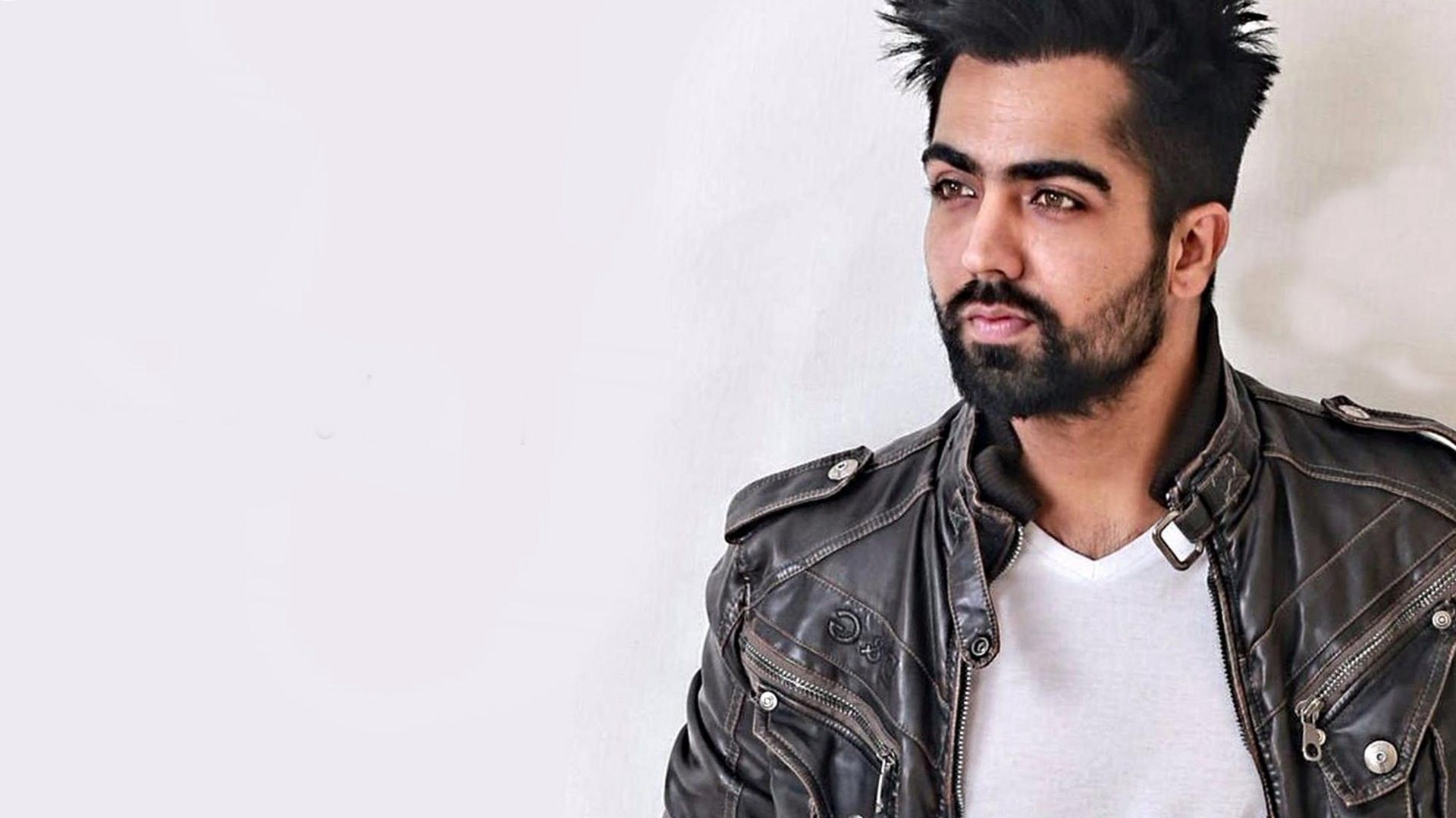 Hardy Sandhu Biography, Age, Height, Girlfriend, Songs & More