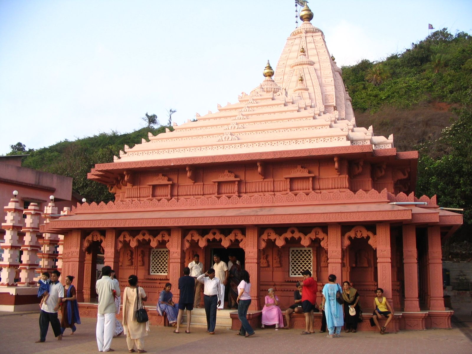 Maharashtra, Fed up with a fight between Temple Admin