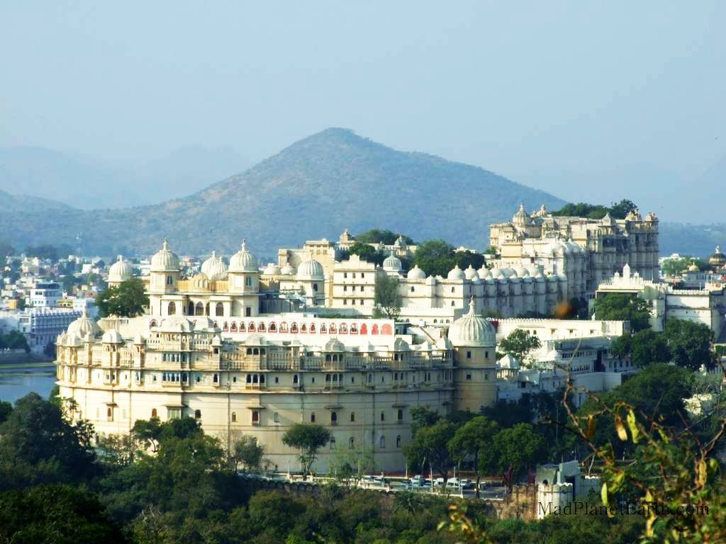 Sky View of Udaipur City Wallpaper. Tour packages, Holiday