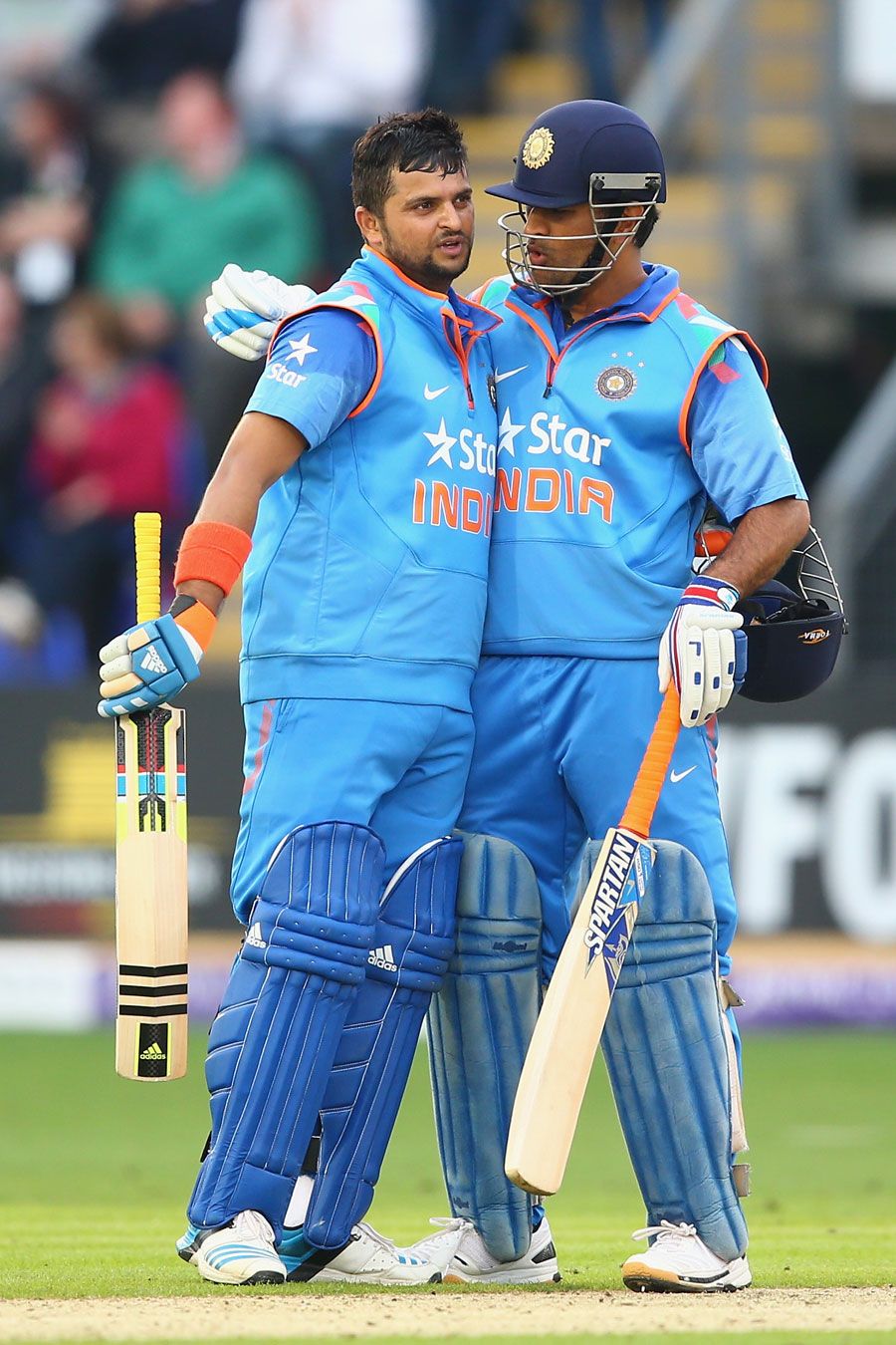 MS Dhoni and Suresh Raina added 144 for the fifth wicket. Photo