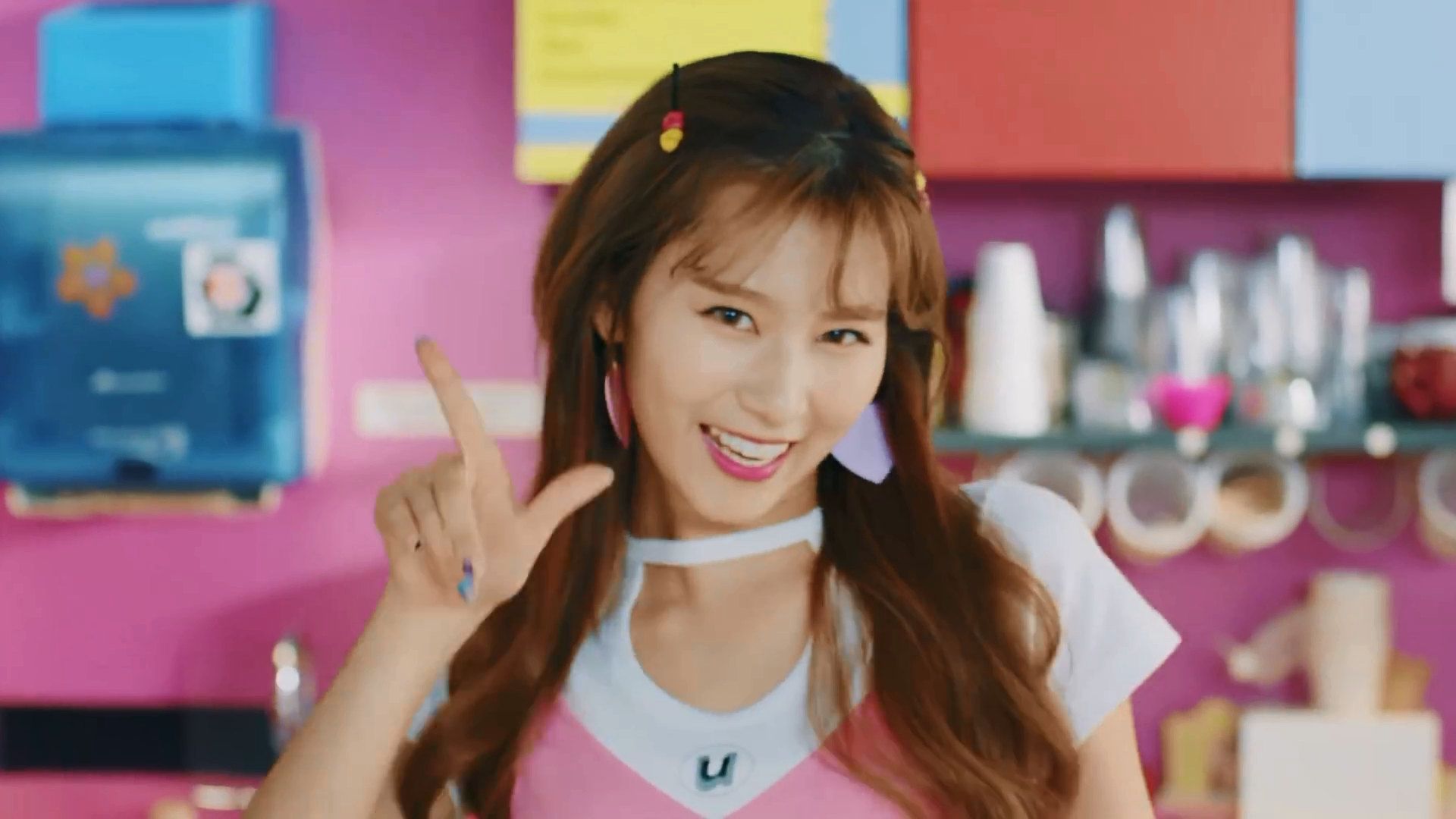 Твайс likey. Twice mv. Twice likey nayeon. Twice likey mina. Twice likey.
