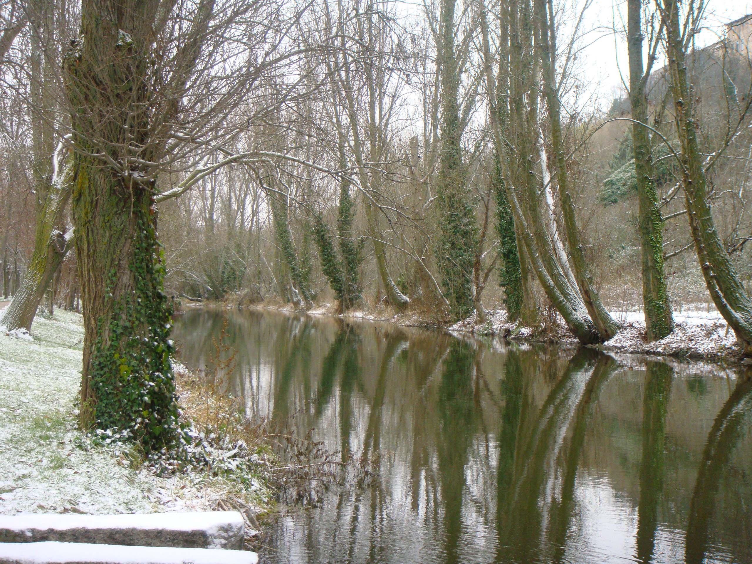 Tranquil cold river wallpaper. Tranquil cold river
