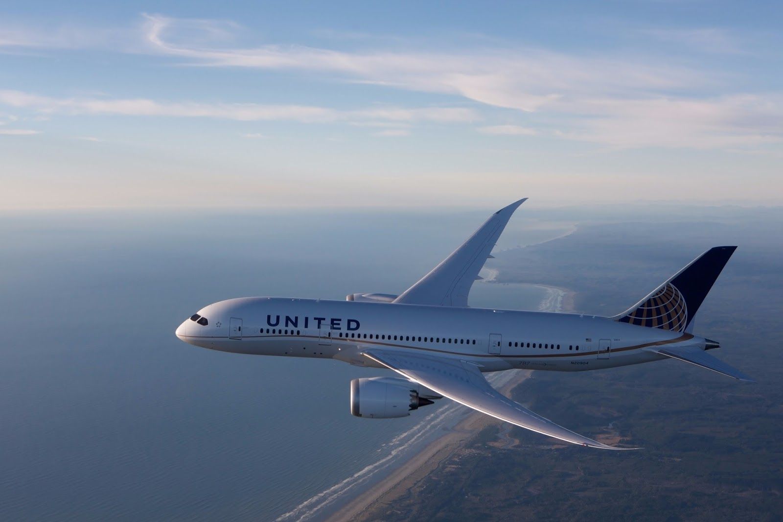 Boeing 787 8 Dreamliner Of United Airlines Over Coast