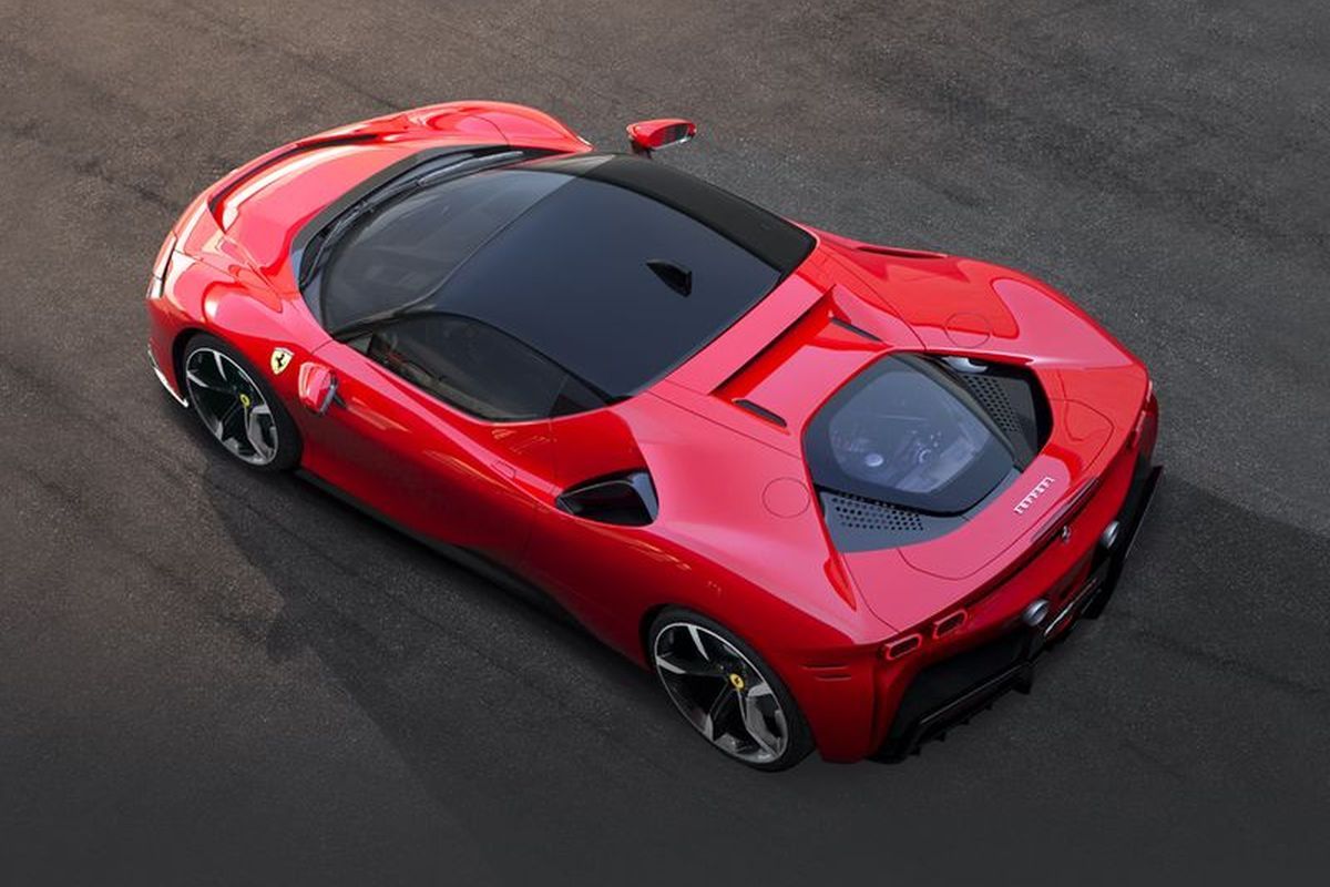 Ferrari's First Plug In Hybrid Can Go From 0–62 Mph In 2.5 Seconds