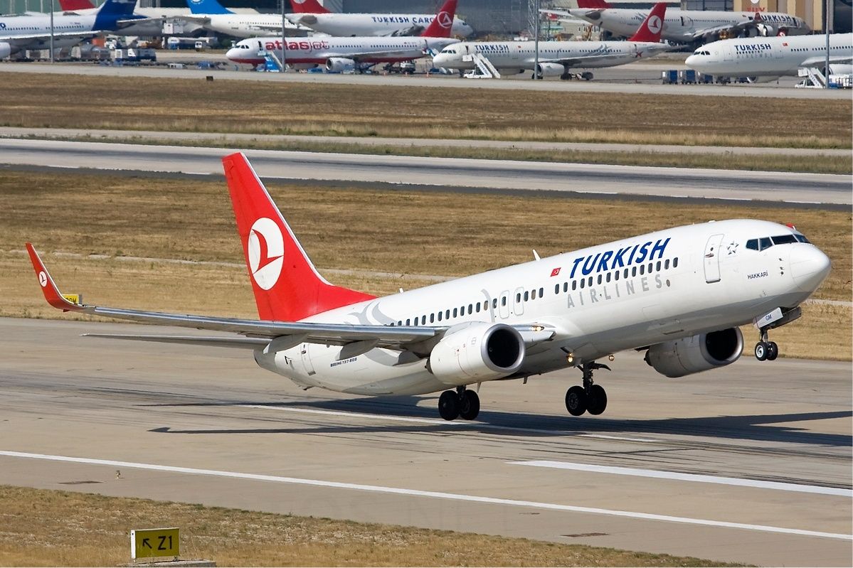 Takeoff Angle Of Boeing 737 800 Of Turkish Airlines