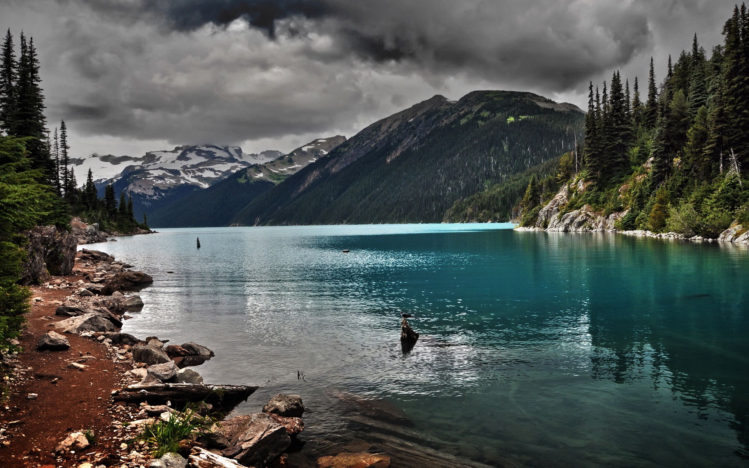 Lake mountain cloudy