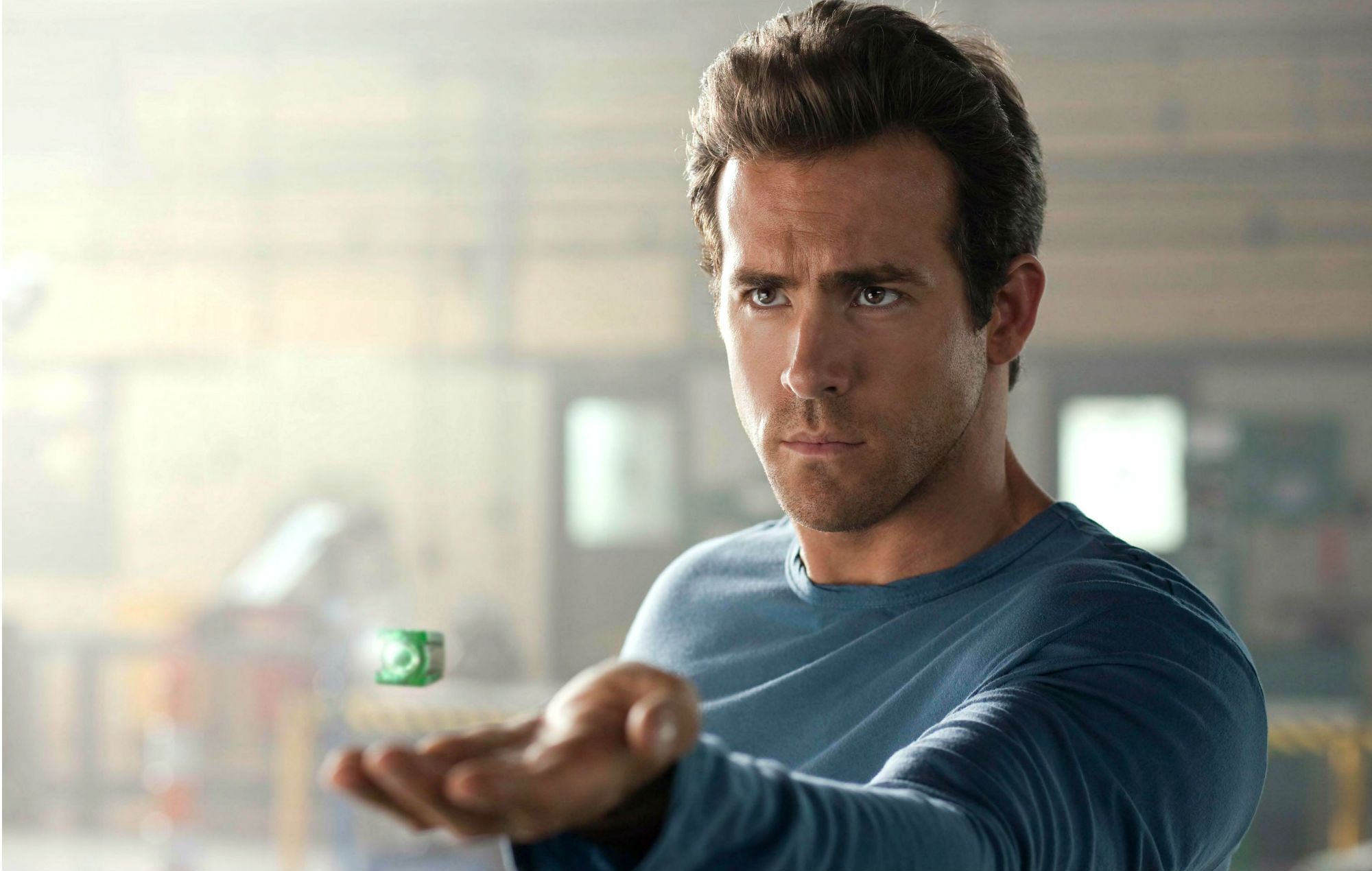 Ryan Reynolds doesn't want you to rent 'The Green Lantern'