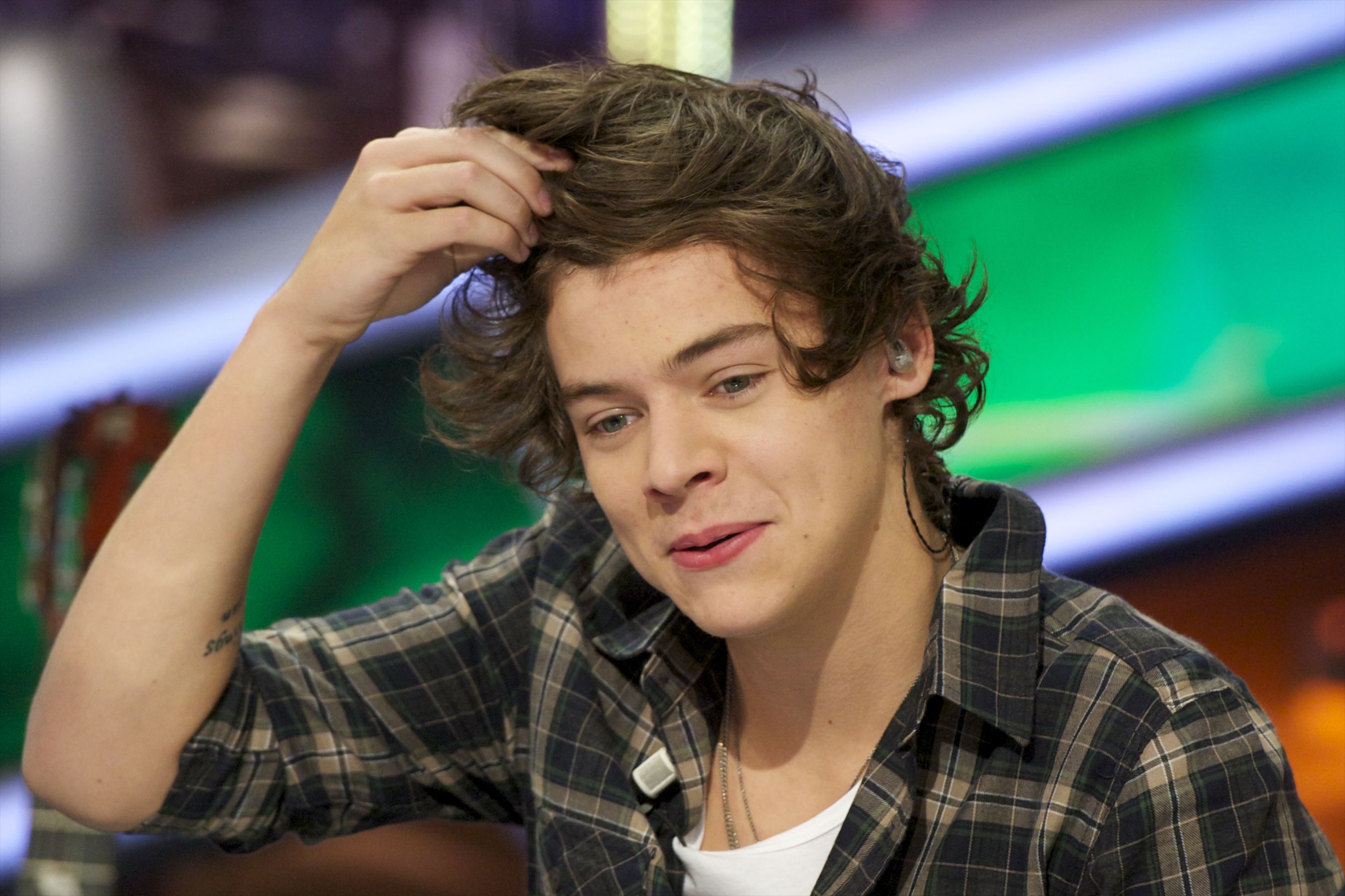 Harry Styles Hair Photo That Show His Evolution From Sideswoop