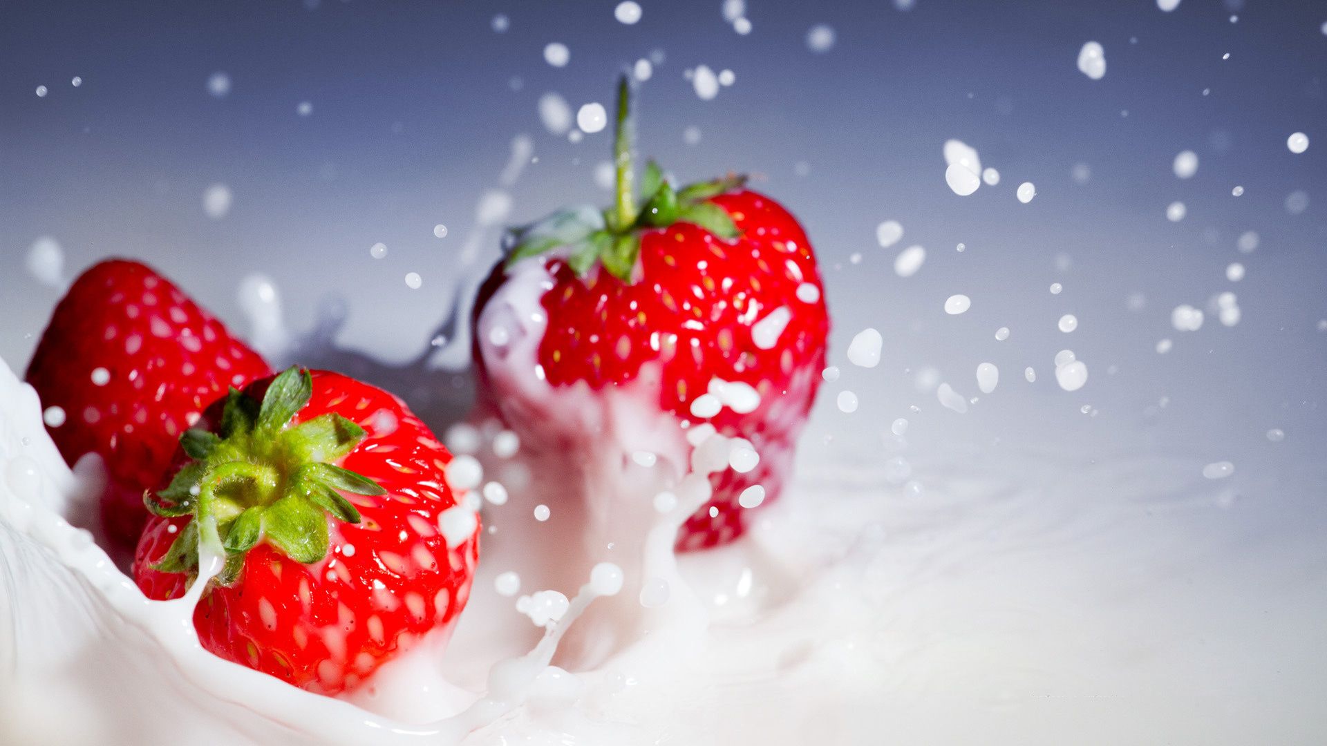 Free download Wallpaper food strawberry berry drops splash milk