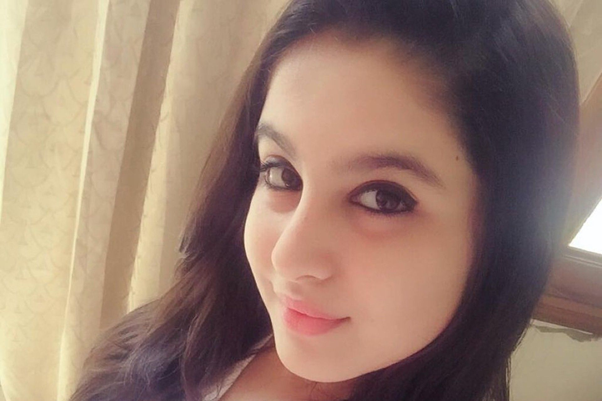 Tunisha Sharma Wallpaper HD Background Free Download