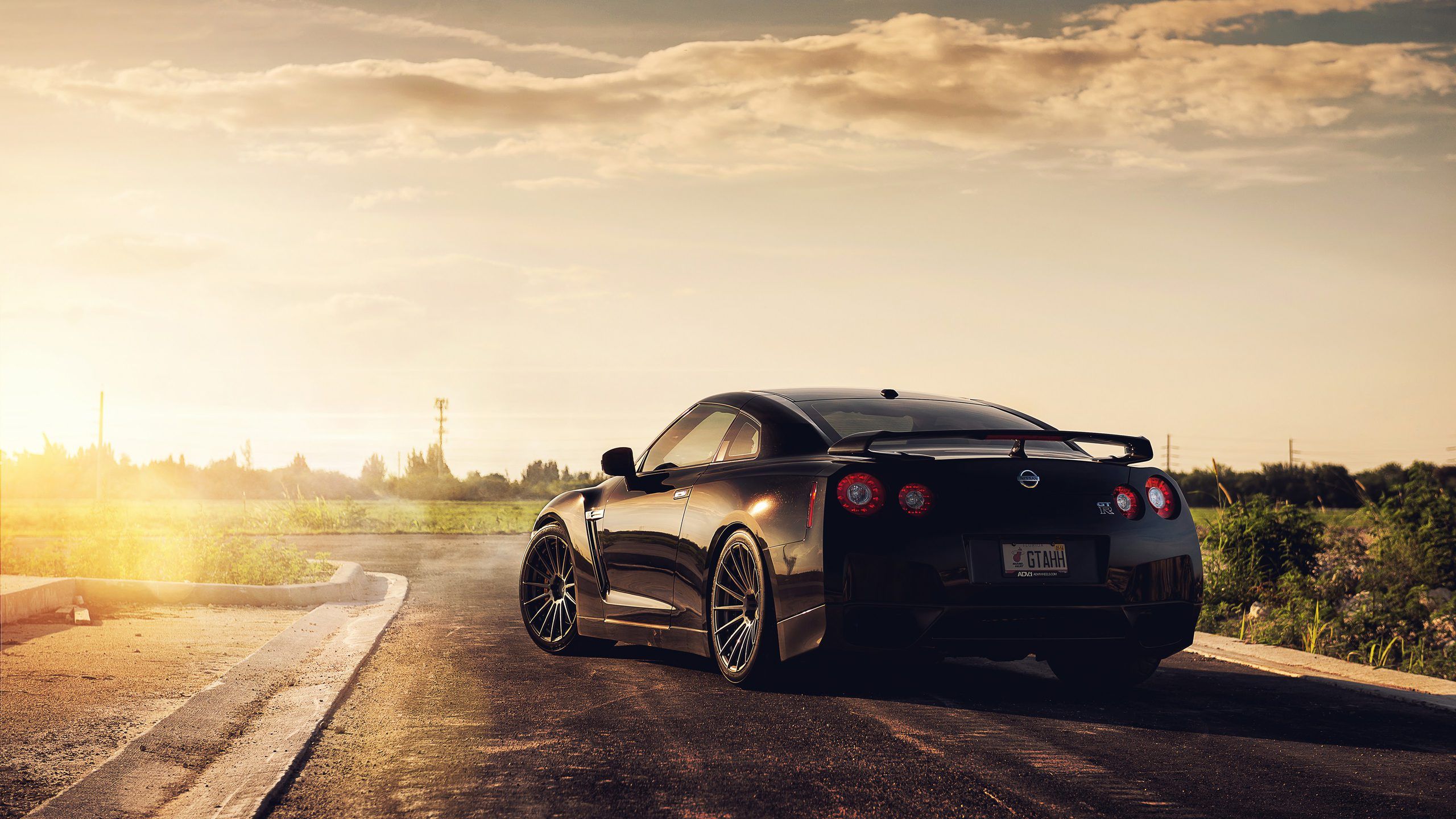 Nissan GTR Cars HD Wallpaper Speed Motors