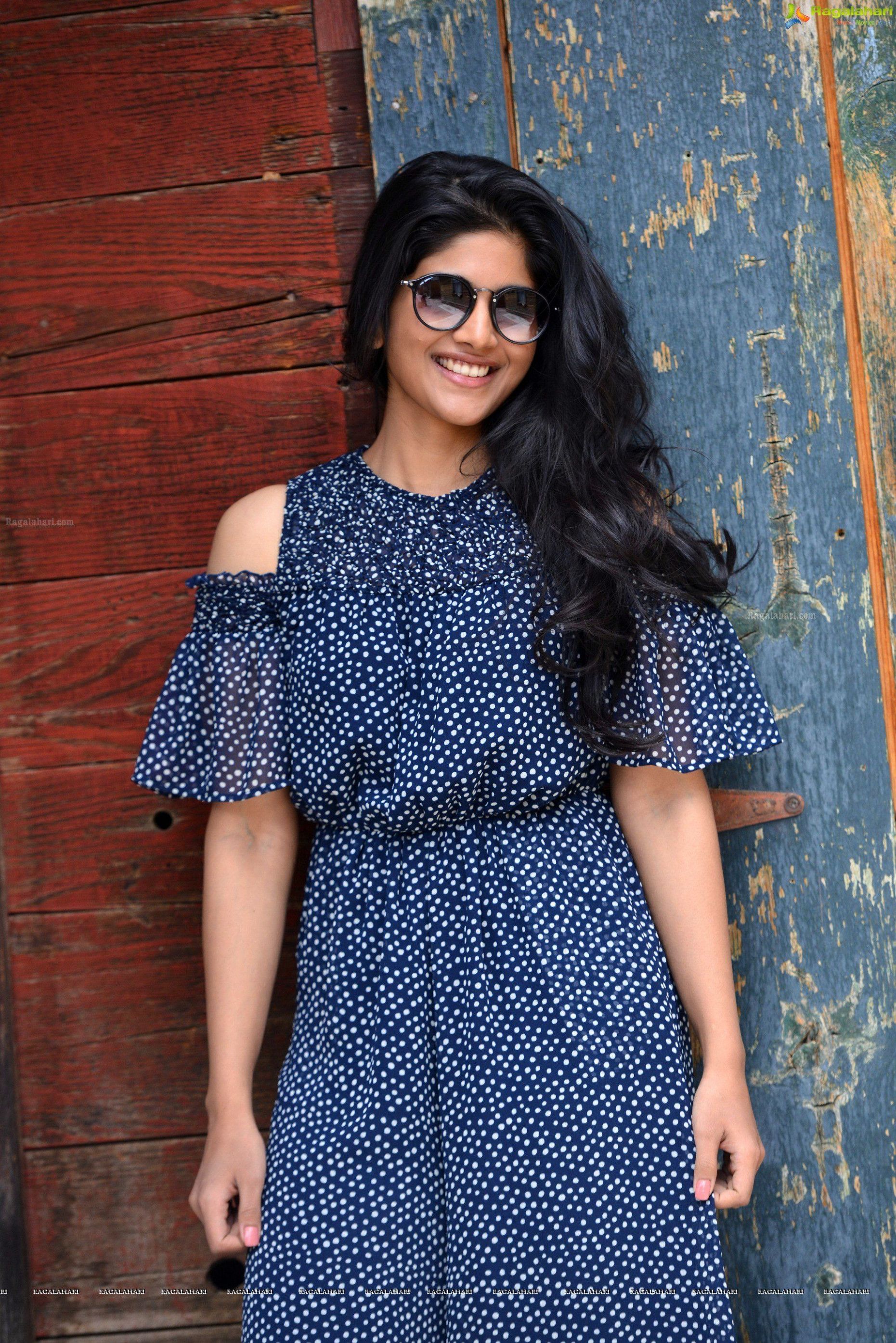 Megha Akash HD Wallpaper From Tollywood Movie Lie Noki