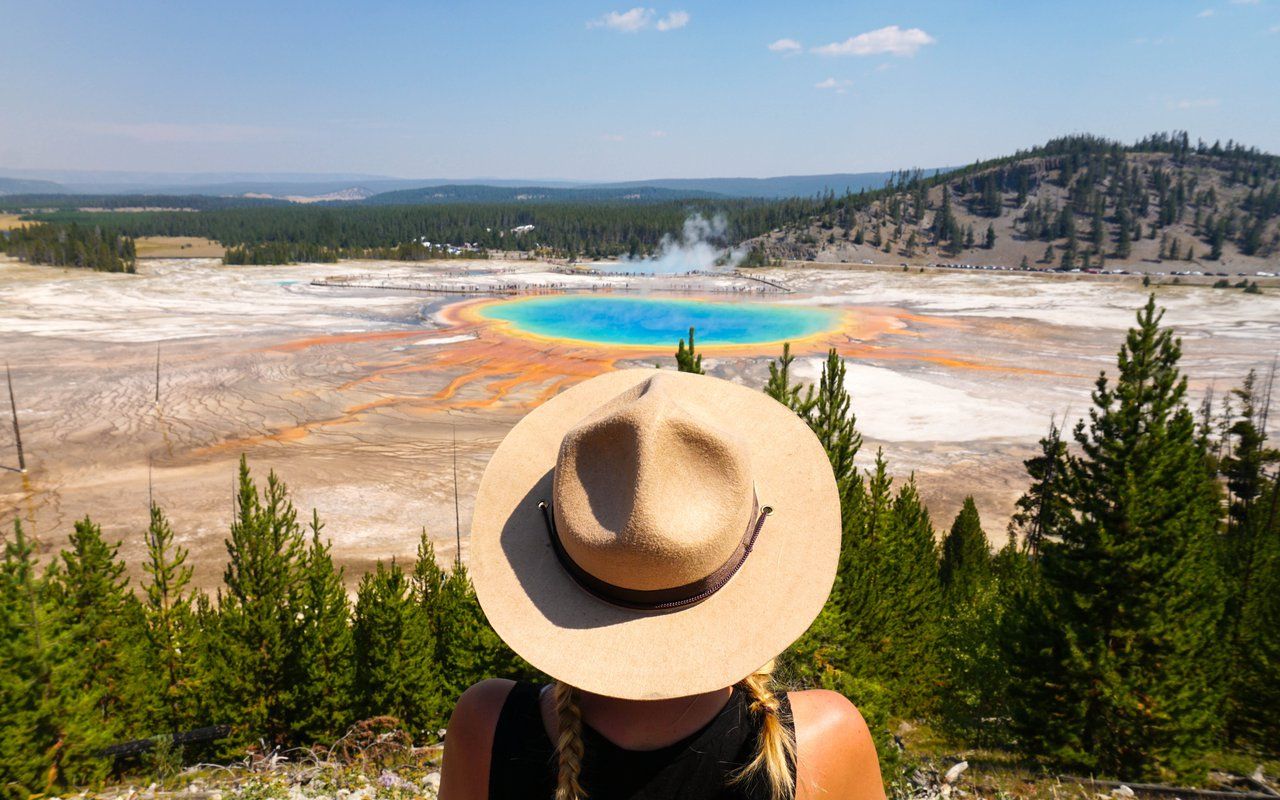 Hike to Grand Prismatic Spring