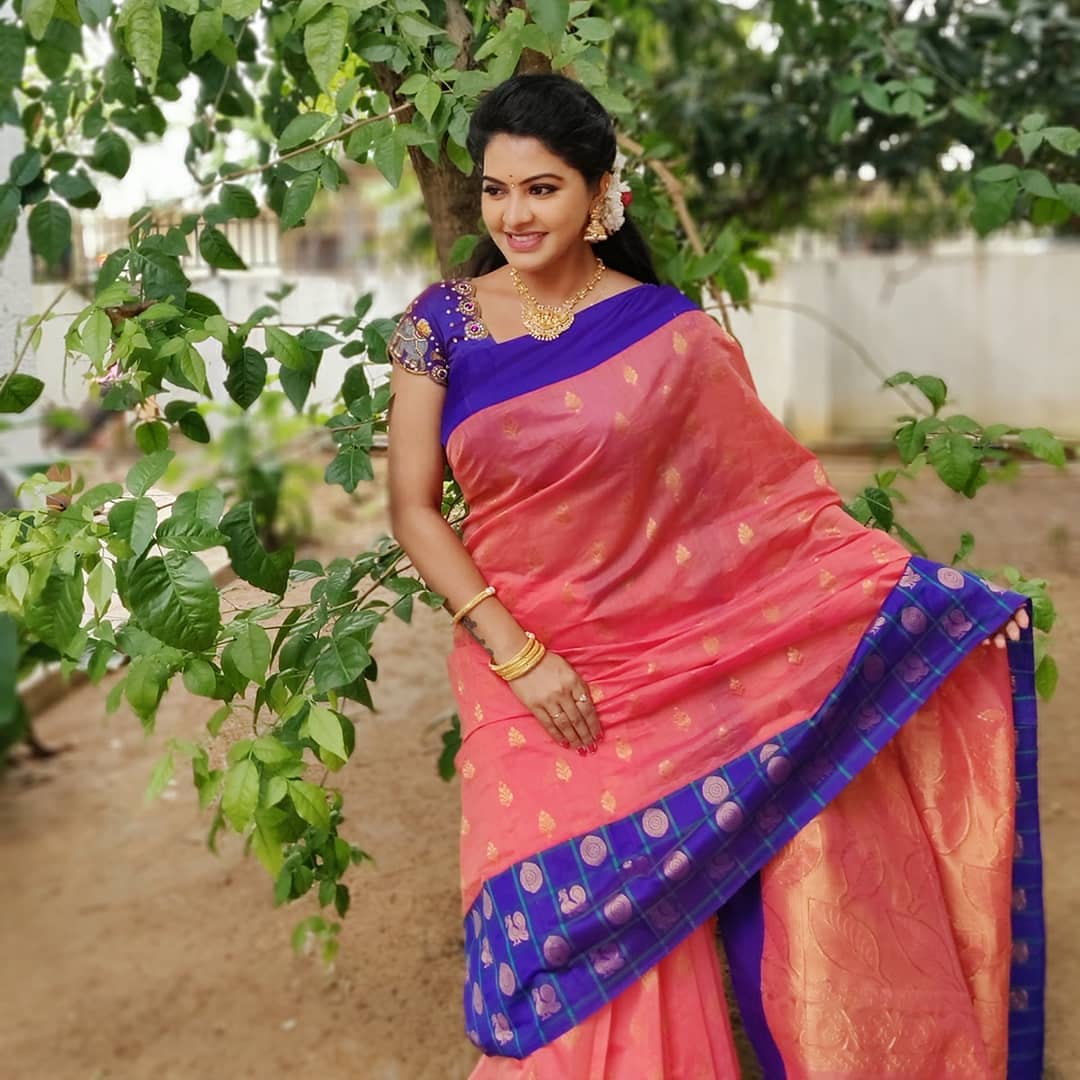 Serial Actress Rachitha Dinesh Beautiful Gorgeous Saree Pics
